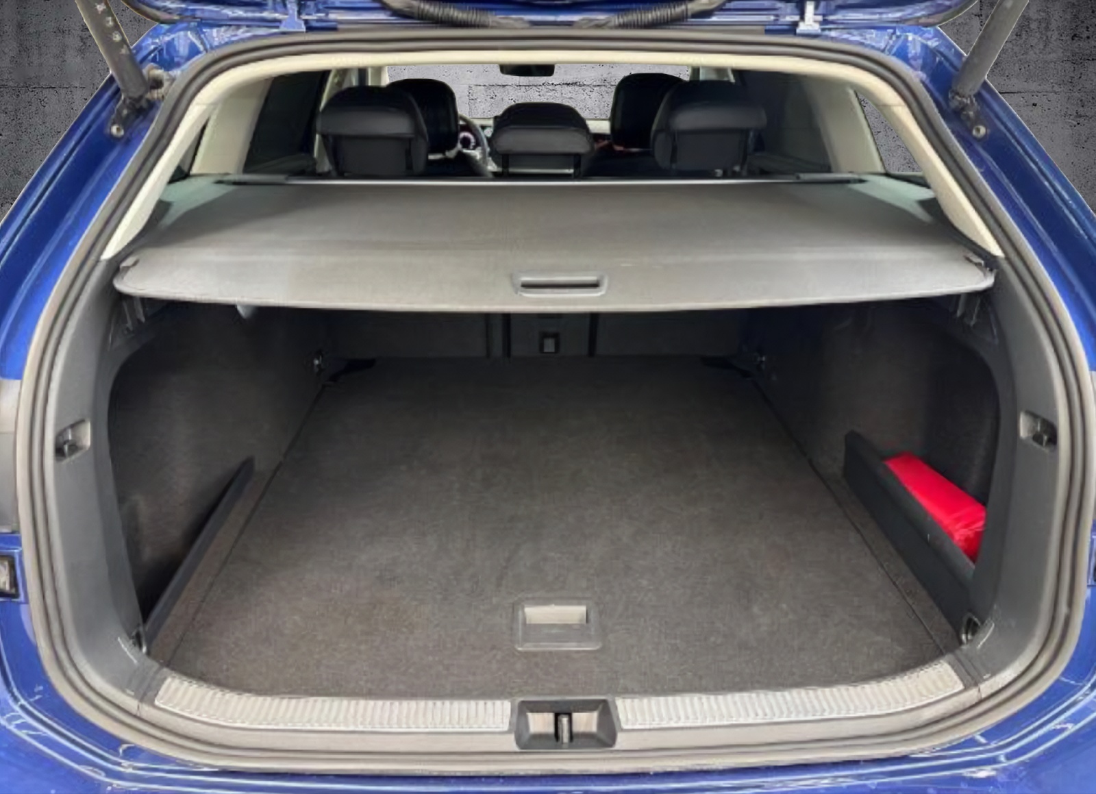 VW Passat Variant 2.0 TDI evo Business 4 Motion DSG *CH-Fahrzeug / Werksgarantie*-image-11