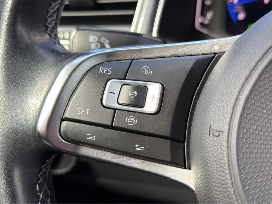 VW T-Roc 2.0 TSI Sport 4M-image-8