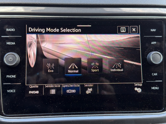 VW T-Roc 2.0 TSI Sport 4M-image-10