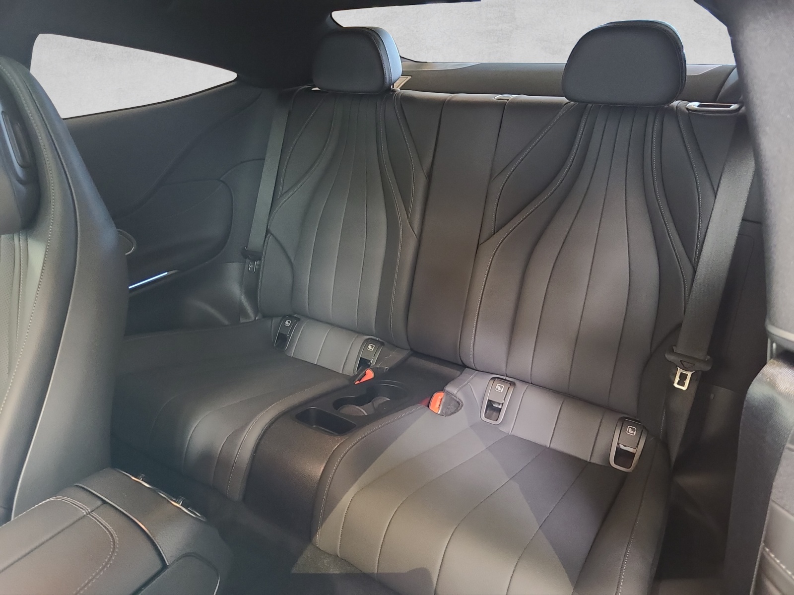 MERCEDES-BENZ CLE 300 AMG Line 4M Coupé C236-image-2
