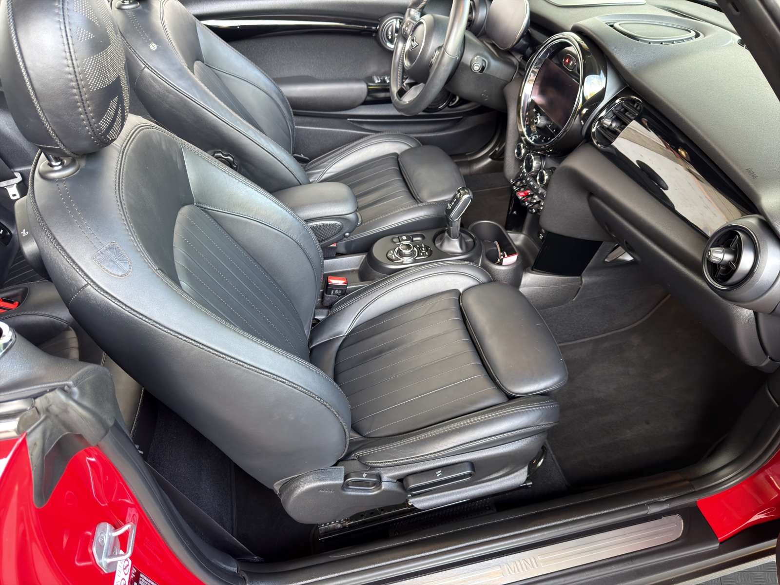 MINI Cooper Cabriolet DKG-image-12