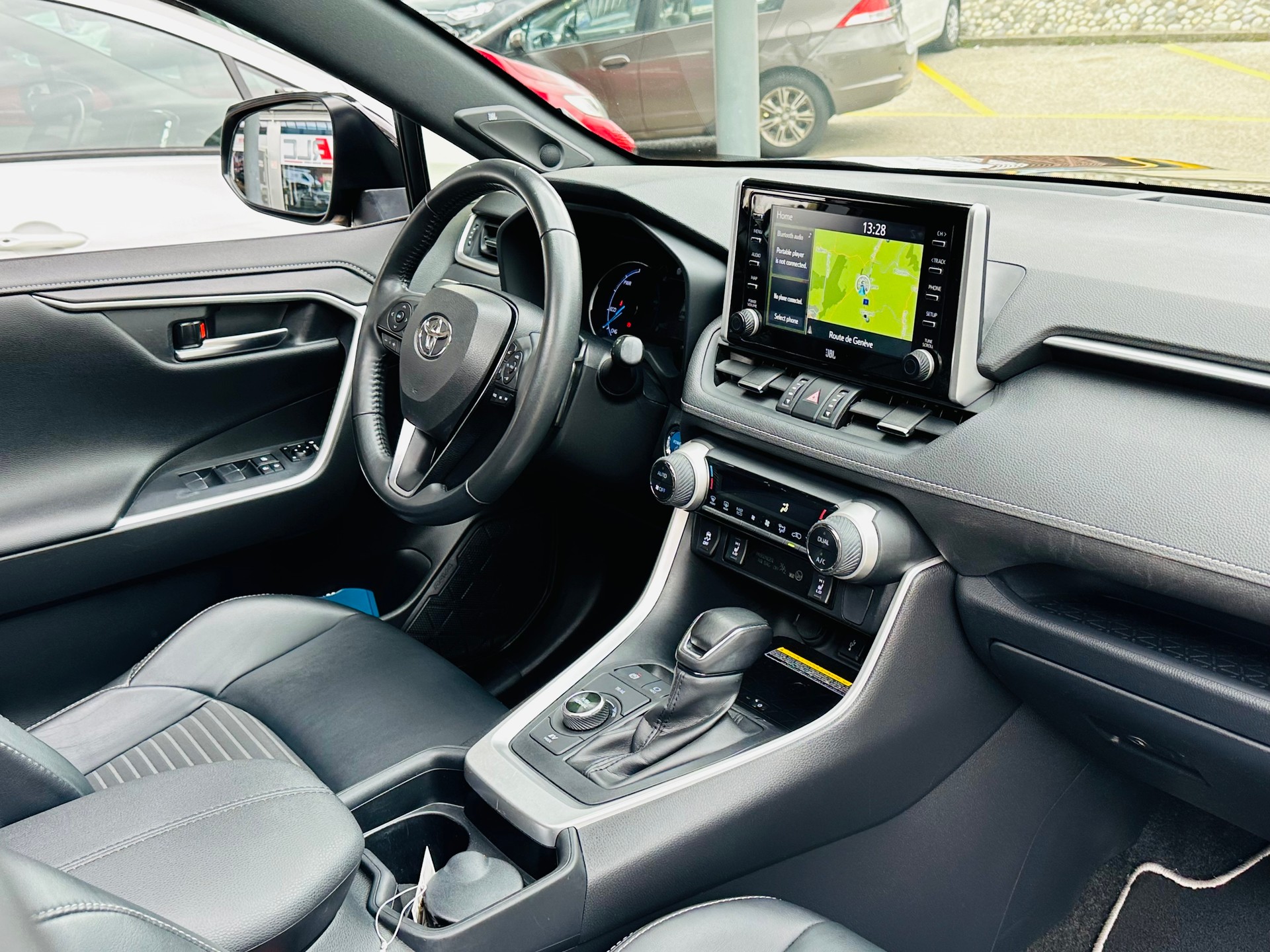 TOYOTA RAV-4 2.5 HSD Black Edition e-CVT 4WD-image-15