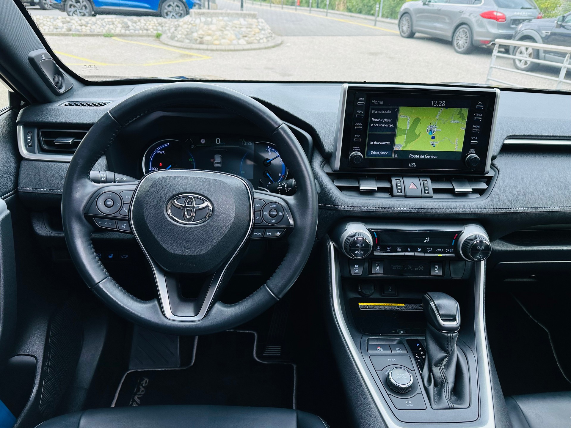 TOYOTA RAV-4 2.5 HSD Black Edition e-CVT 4WD-image-16