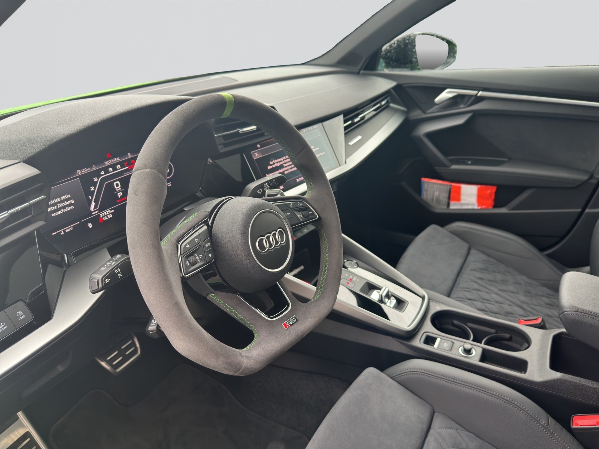 AUDI RS3 Limousine 2.5 TFSI quattro S-tronic-image-6