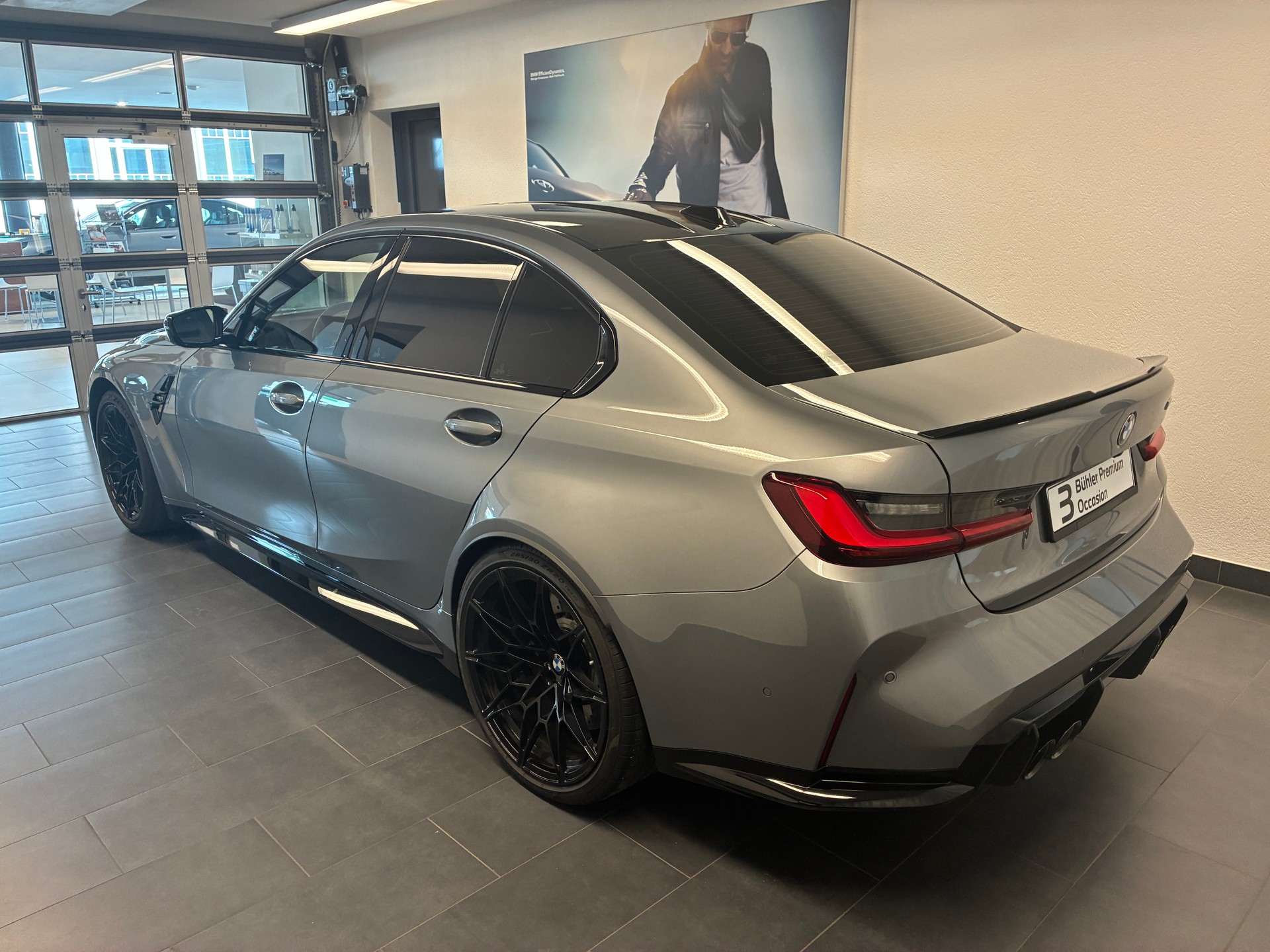 BMW M3-image-3