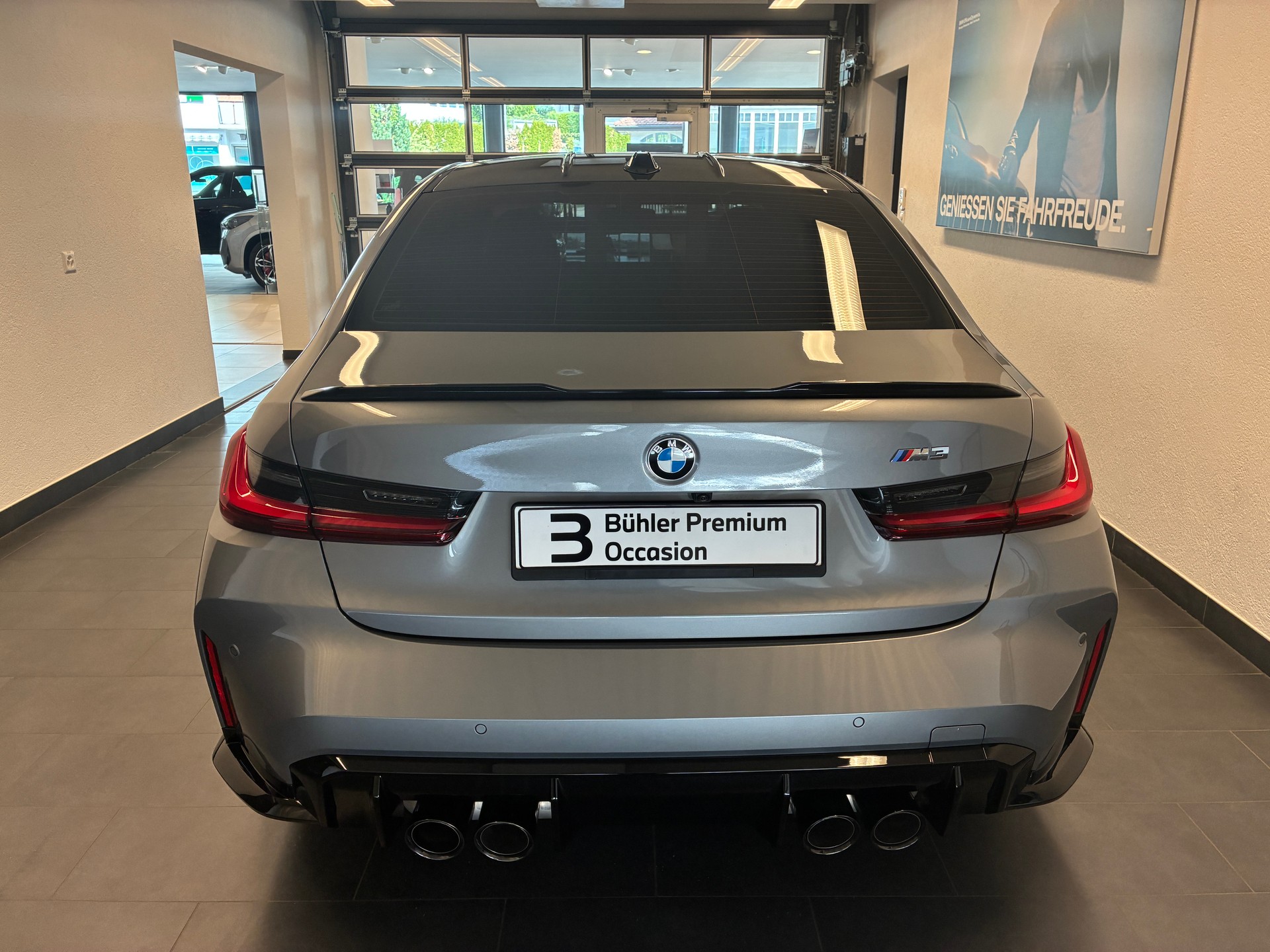 BMW M3-image-4