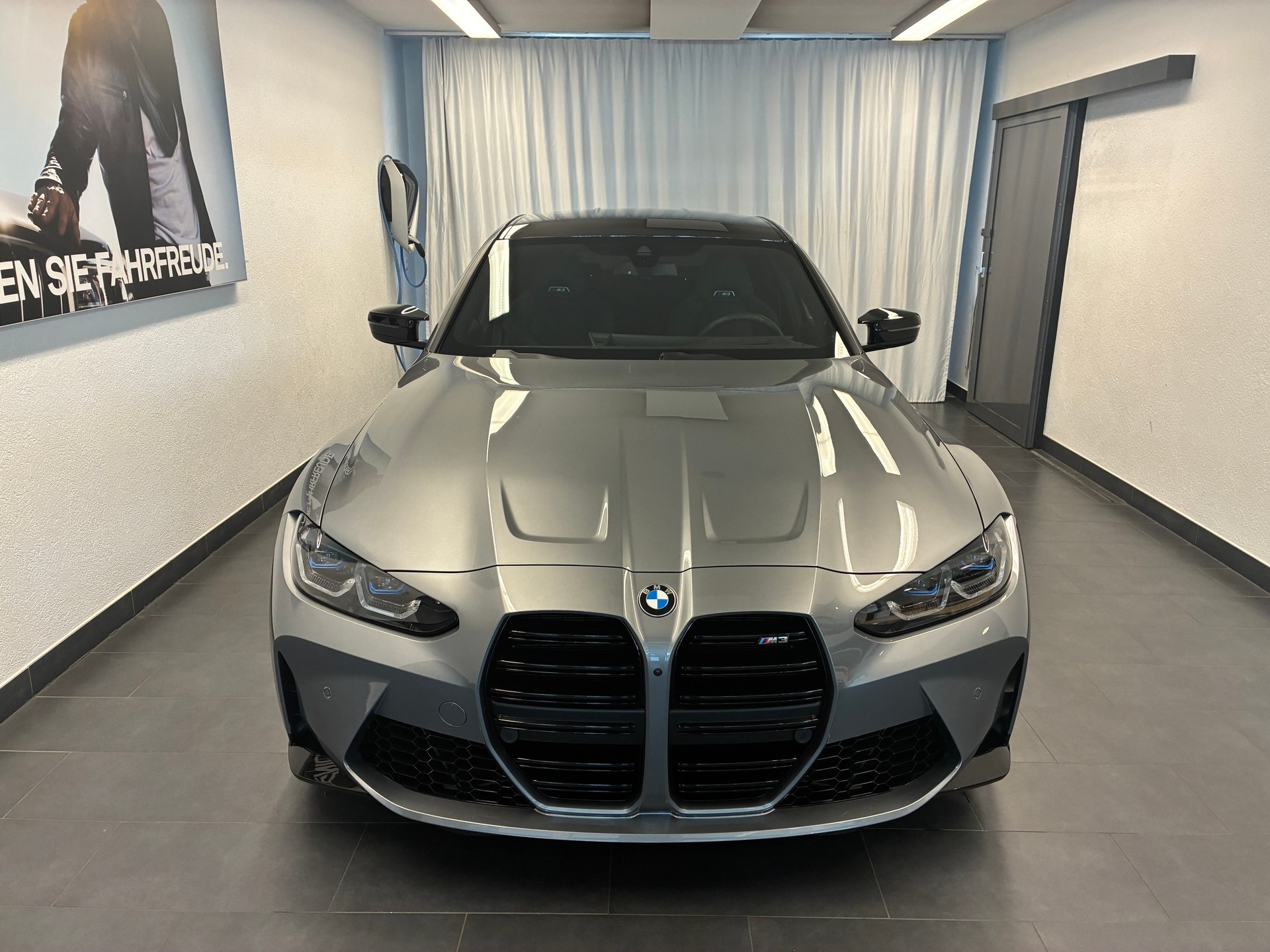 BMW M3-image-1