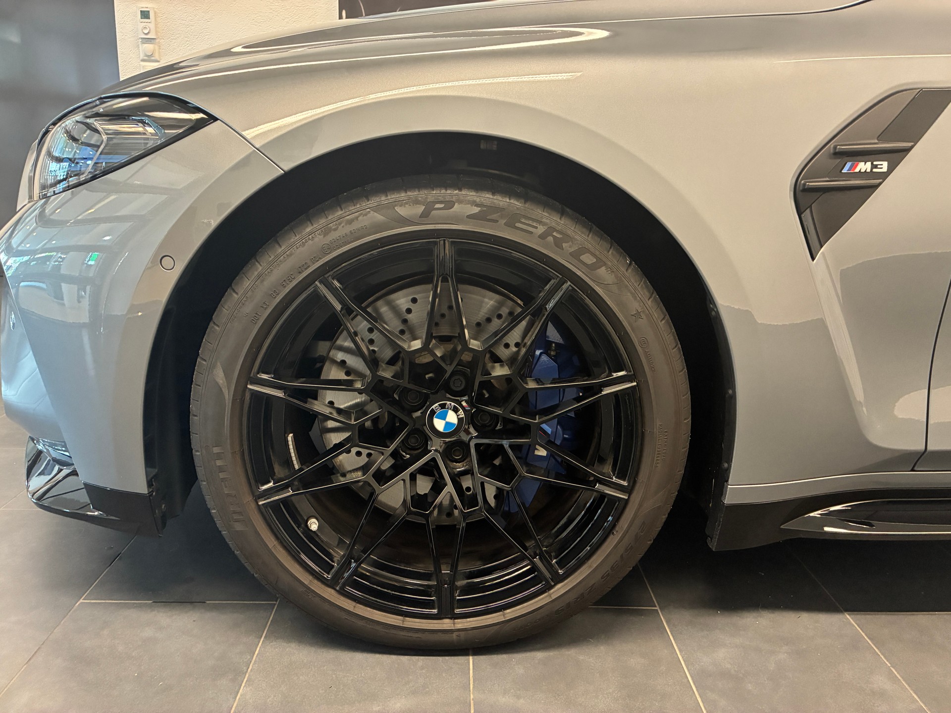 BMW M3-image-2