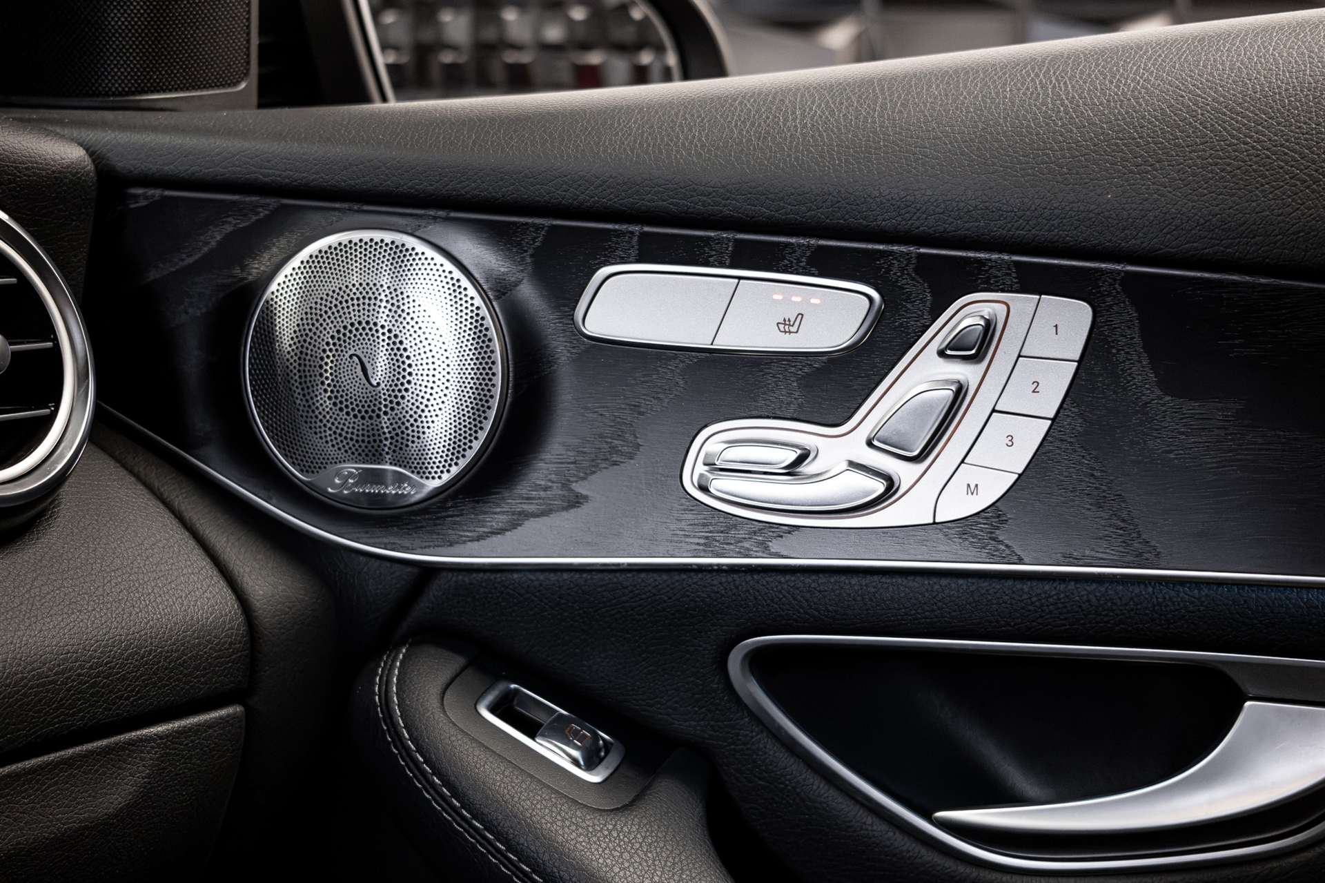 MERCEDES-BENZ GLC 350 d AMG Line 4Matic 9G-Tronic-image-20