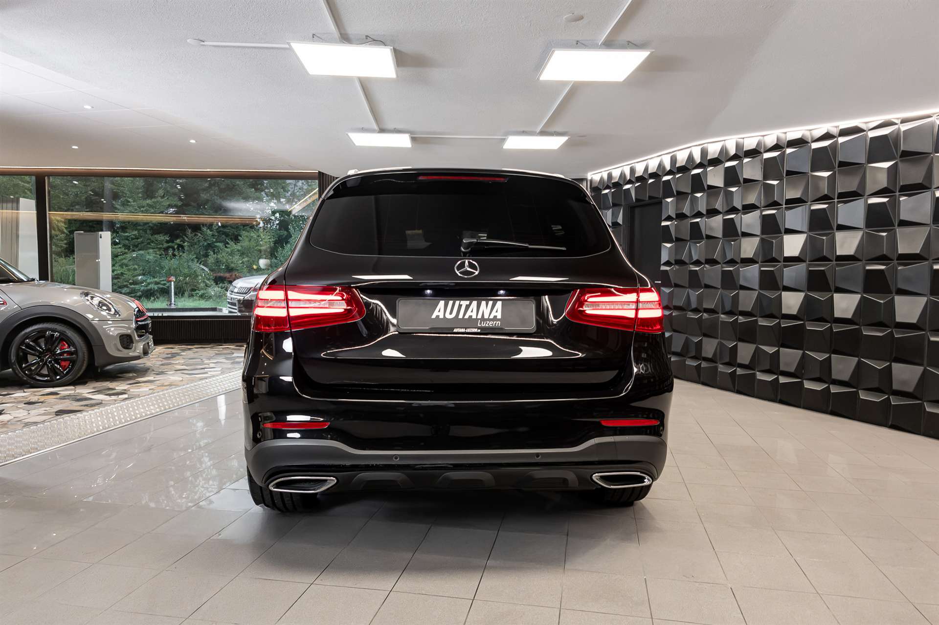 MERCEDES-BENZ GLC 350 d AMG Line 4Matic 9G-Tronic-image-4