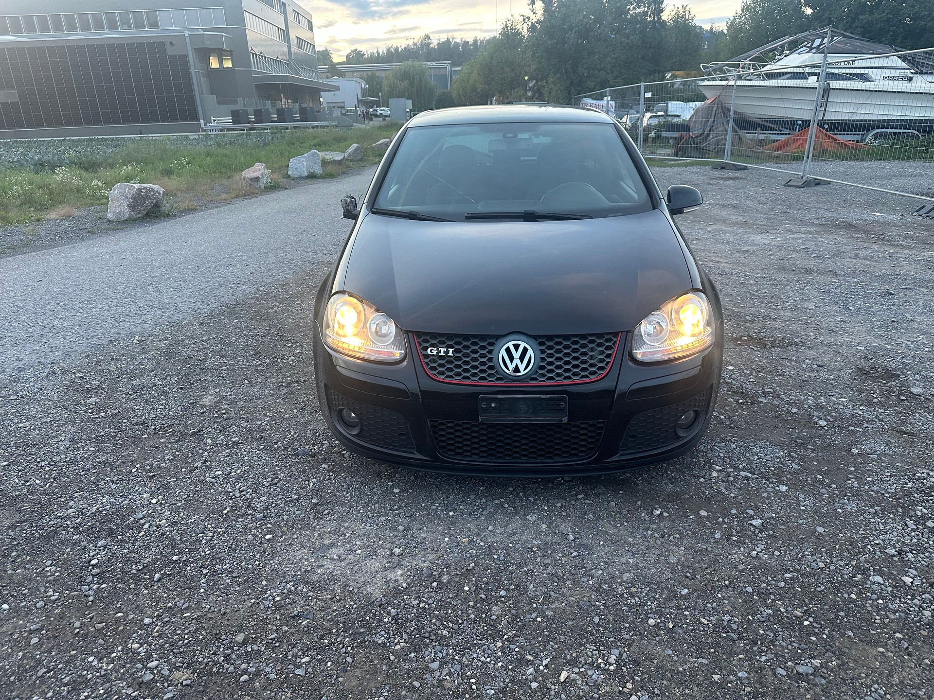 VW Golf 2.0 TFSI GTI-image-2