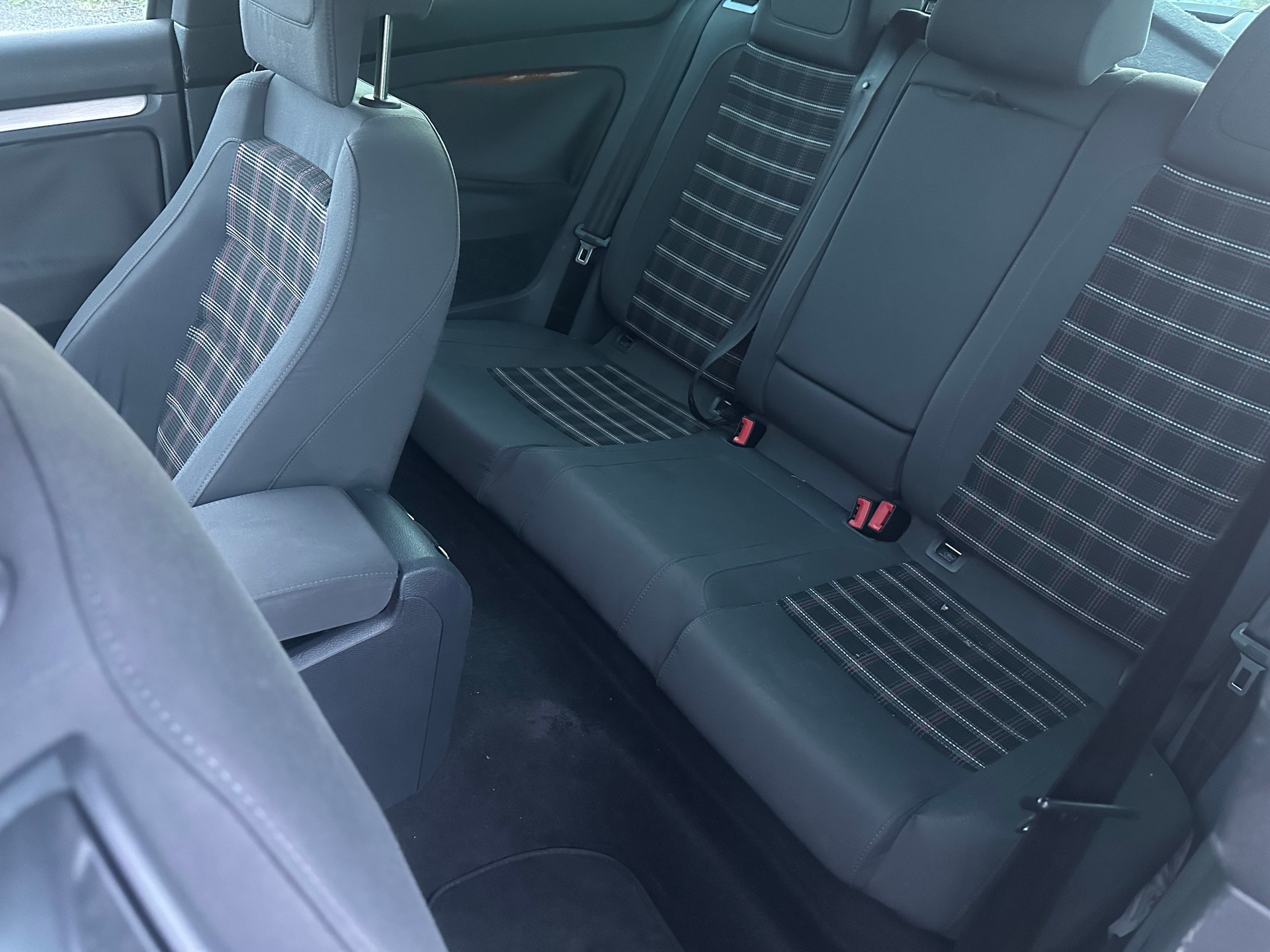 VW Golf 2.0 TFSI GTI-image-11