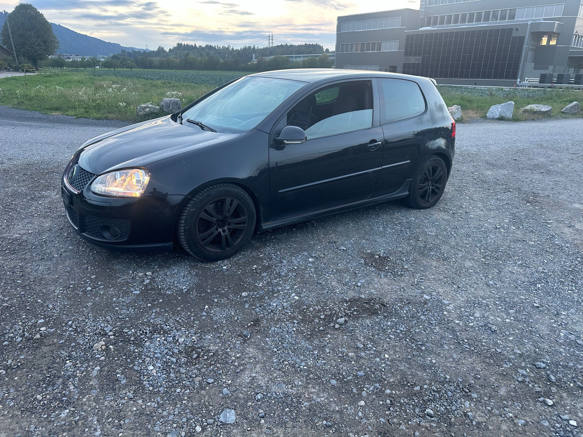 VW Golf 2.0 TFSI GTI-image-13
