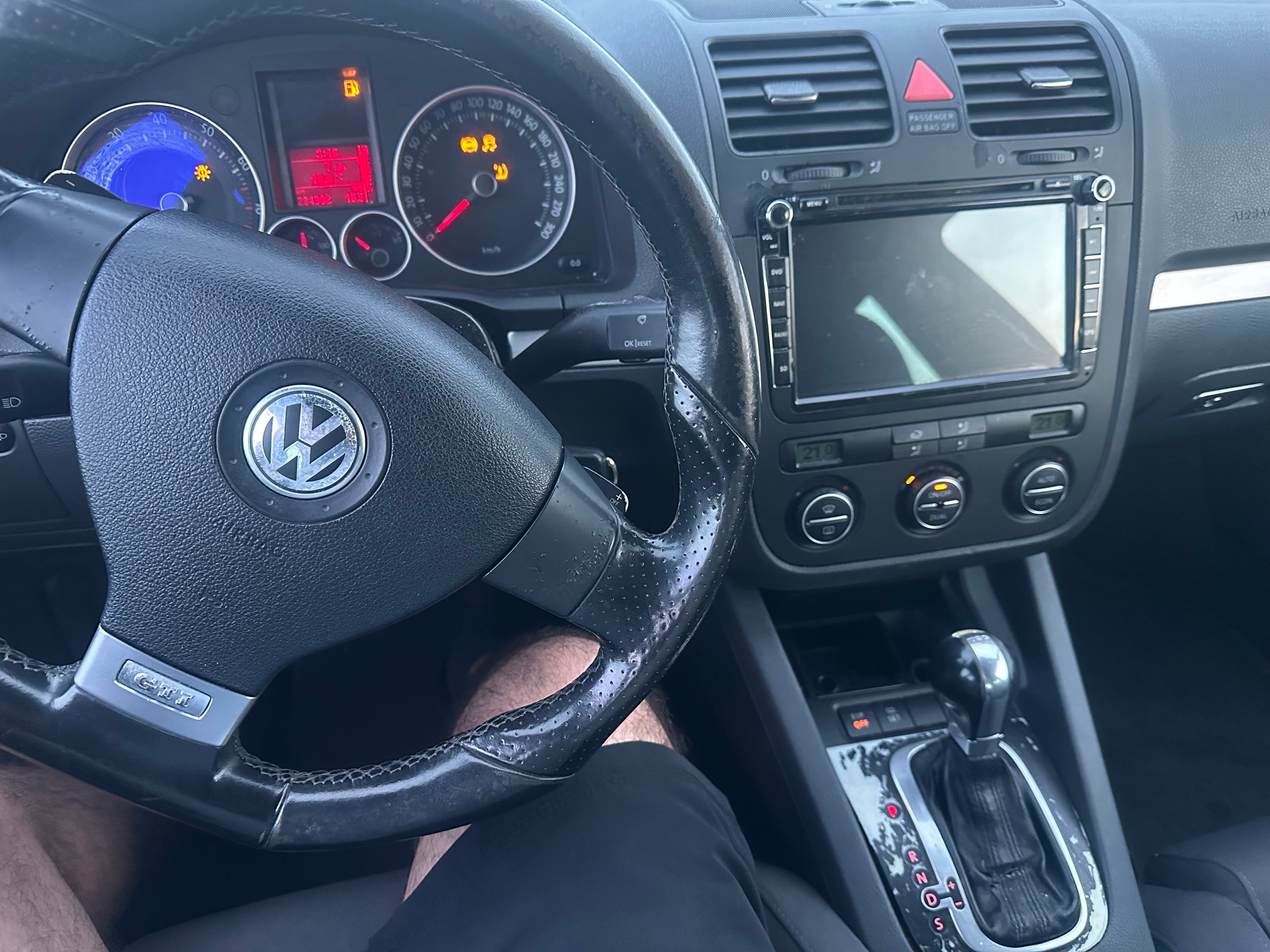 VW Golf 2.0 TFSI GTI-image-12