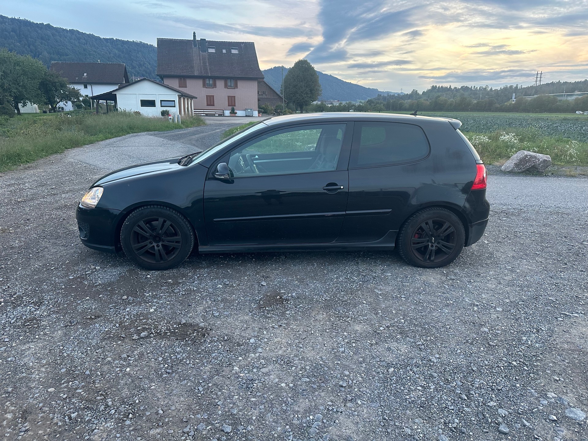VW Golf 2.0 TFSI GTI-image-1