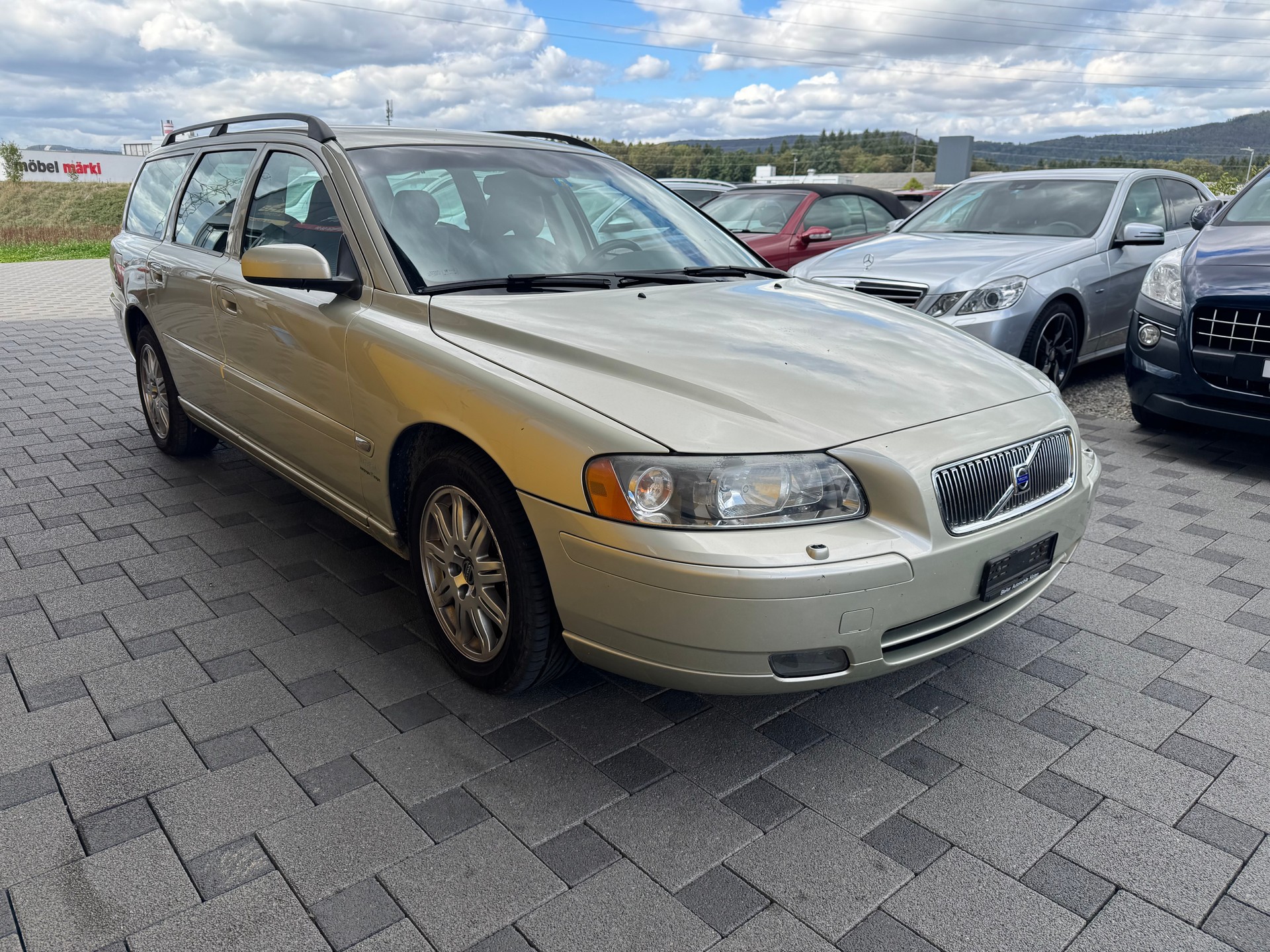 VOLVO V70 2.4 Bi-Fuel Momentum-image-2