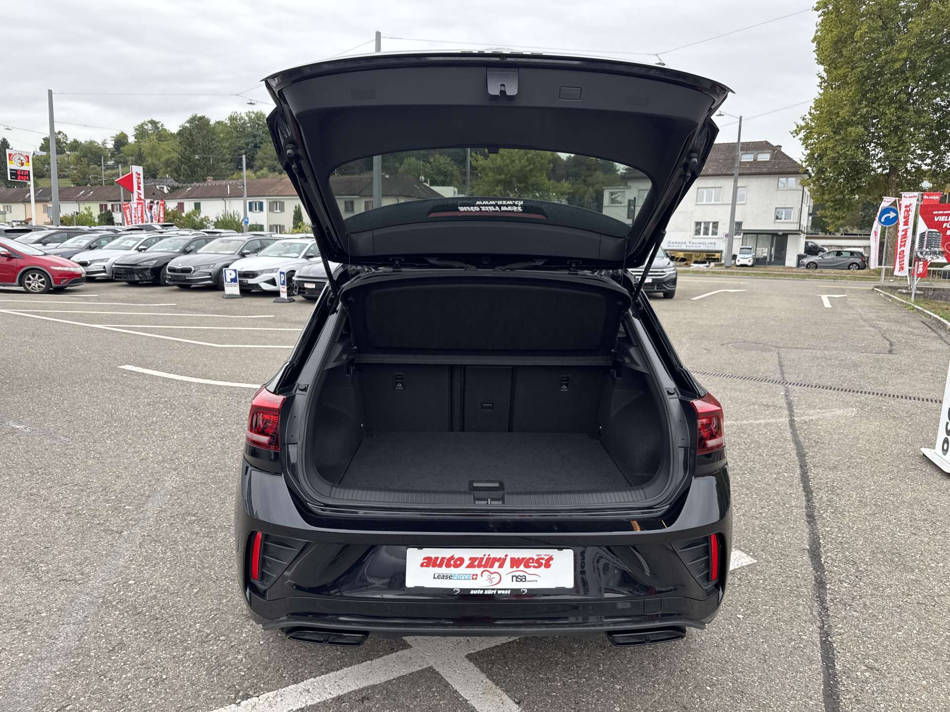 VW T-Roc 1.5 TSi EVO R-Line DSG-Automat-image-7
