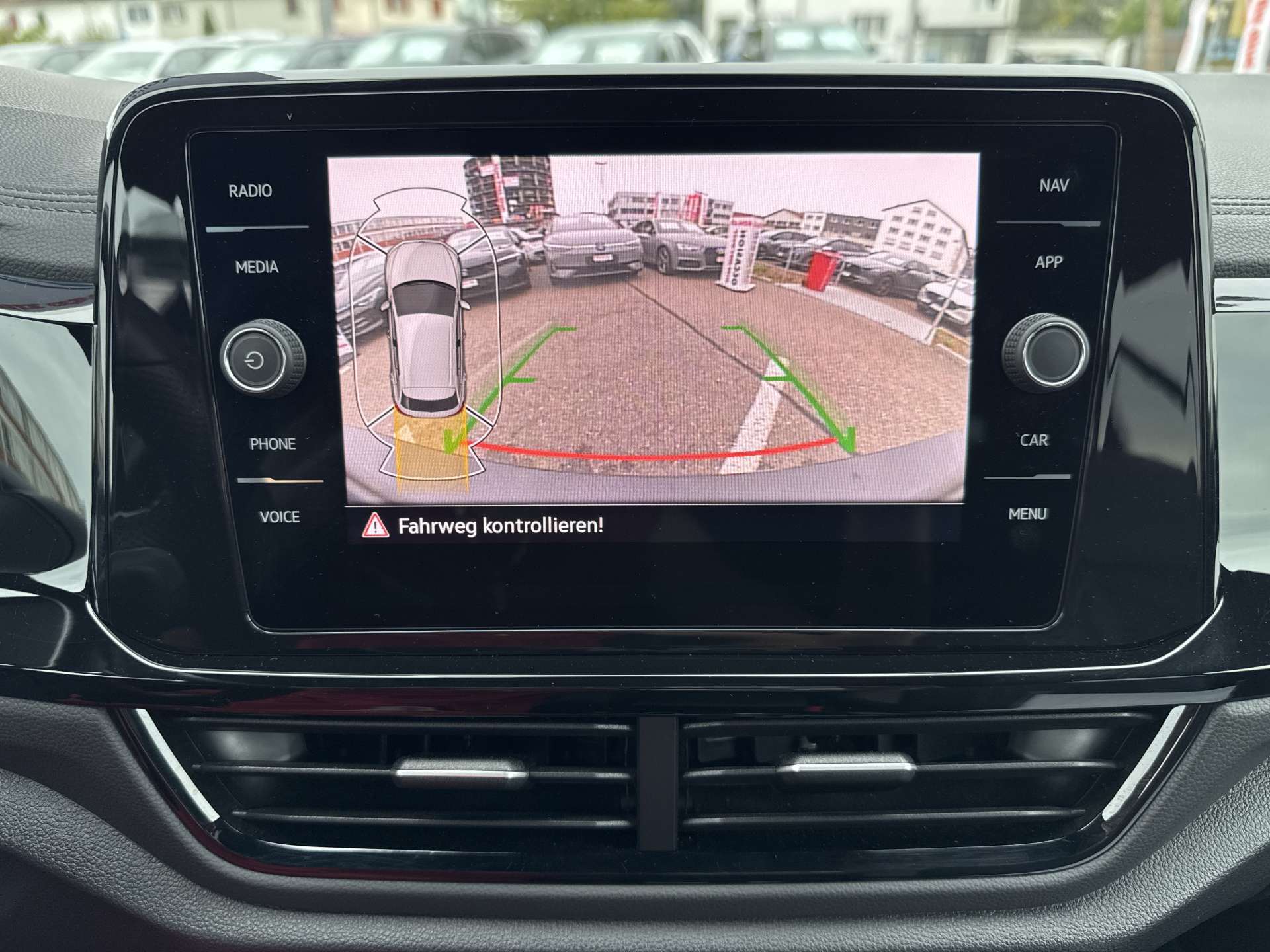 VW T-Roc 1.5 TSi EVO R-Line DSG-Automat-image-9