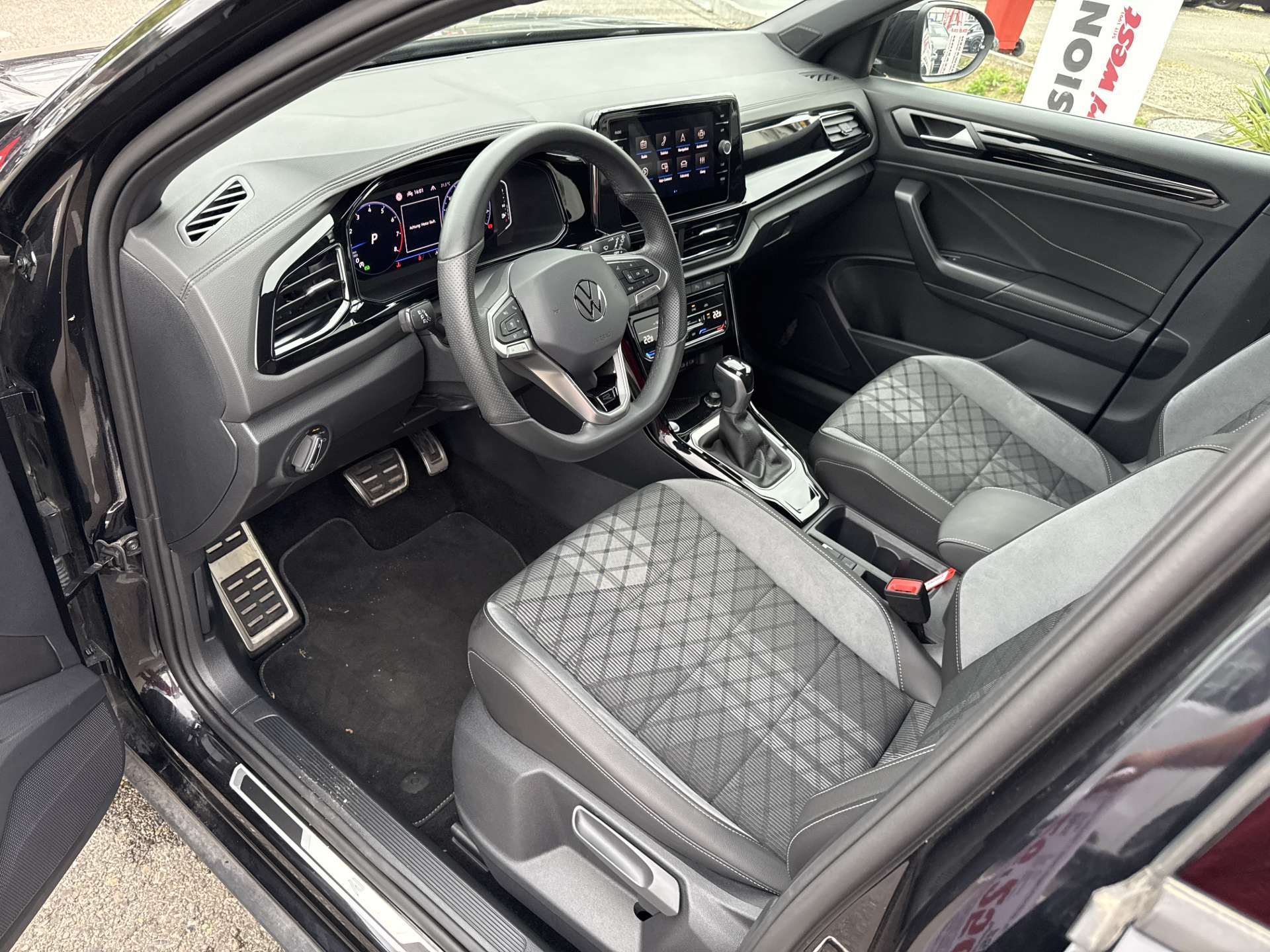 VW T-Roc 1.5 TSi EVO R-Line DSG-Automat-image-5