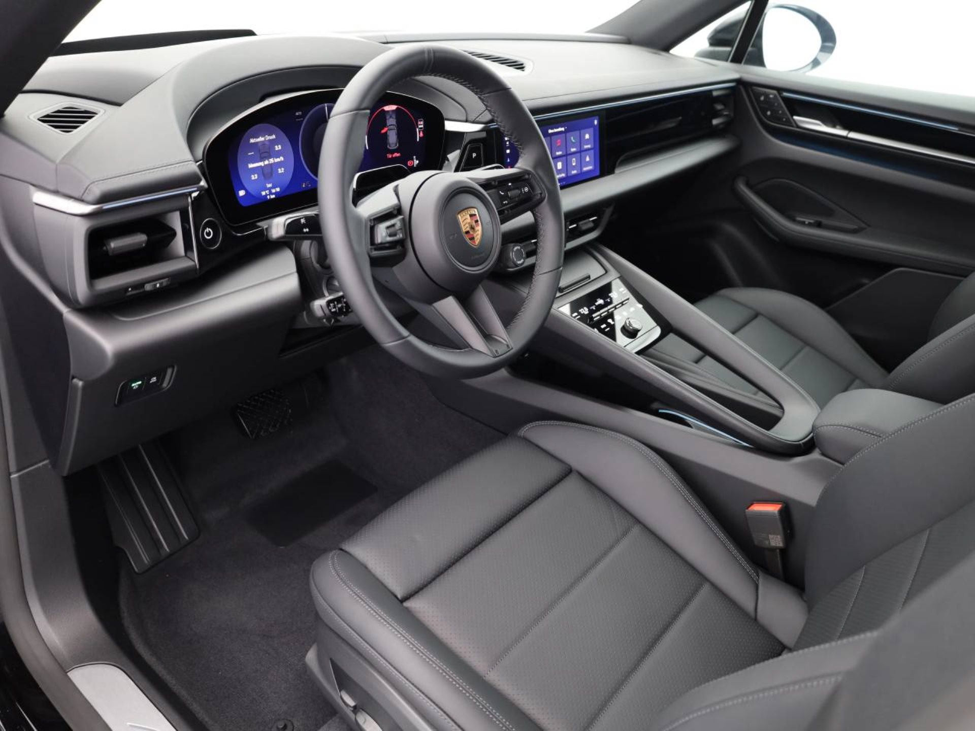 PORSCHE Macan 4-image-3
