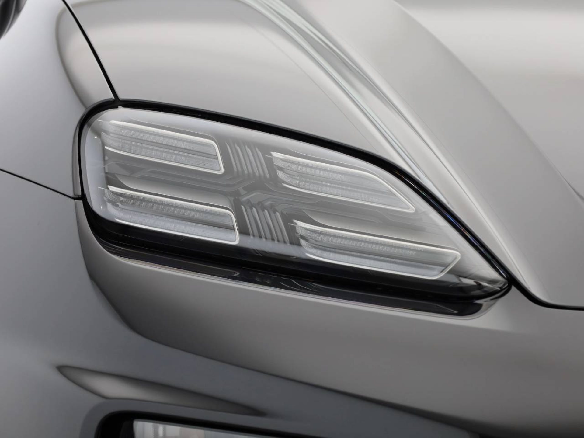 PORSCHE Macan 4-image-7