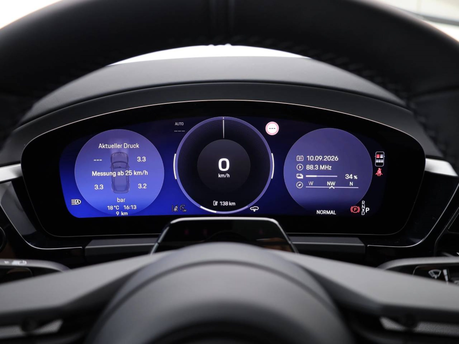 PORSCHE Macan 4-image-10