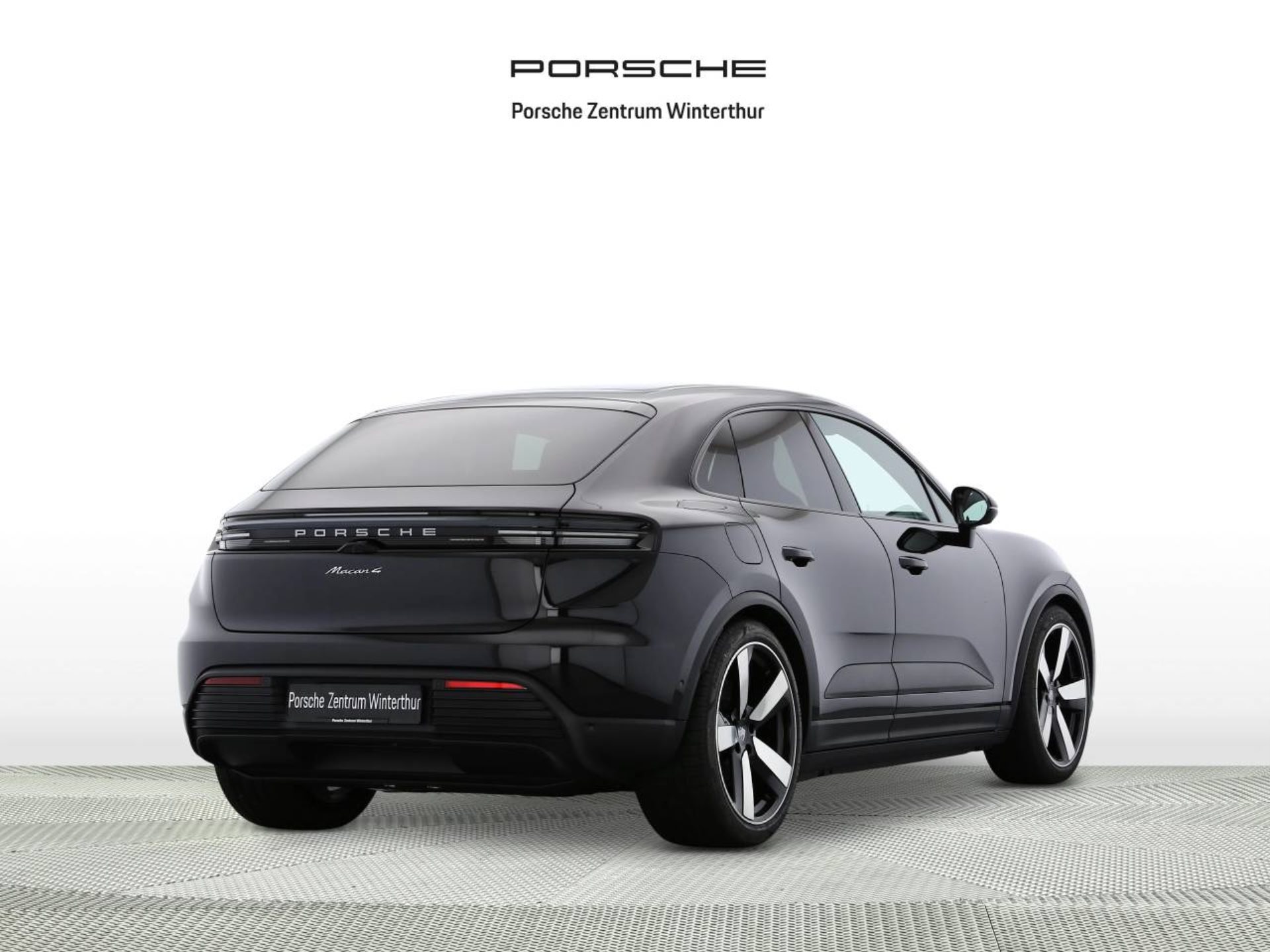 PORSCHE Macan 4-image-2