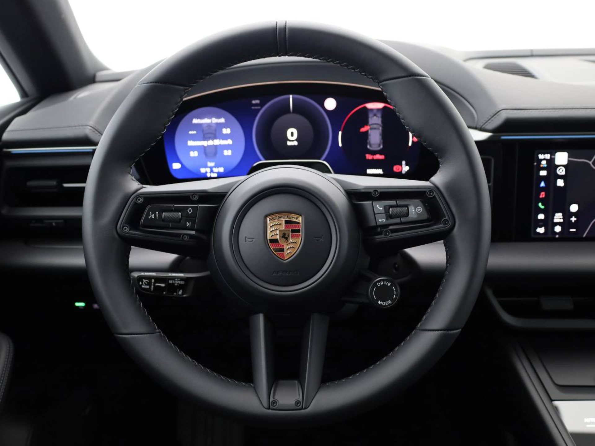 PORSCHE Macan 4-image-4