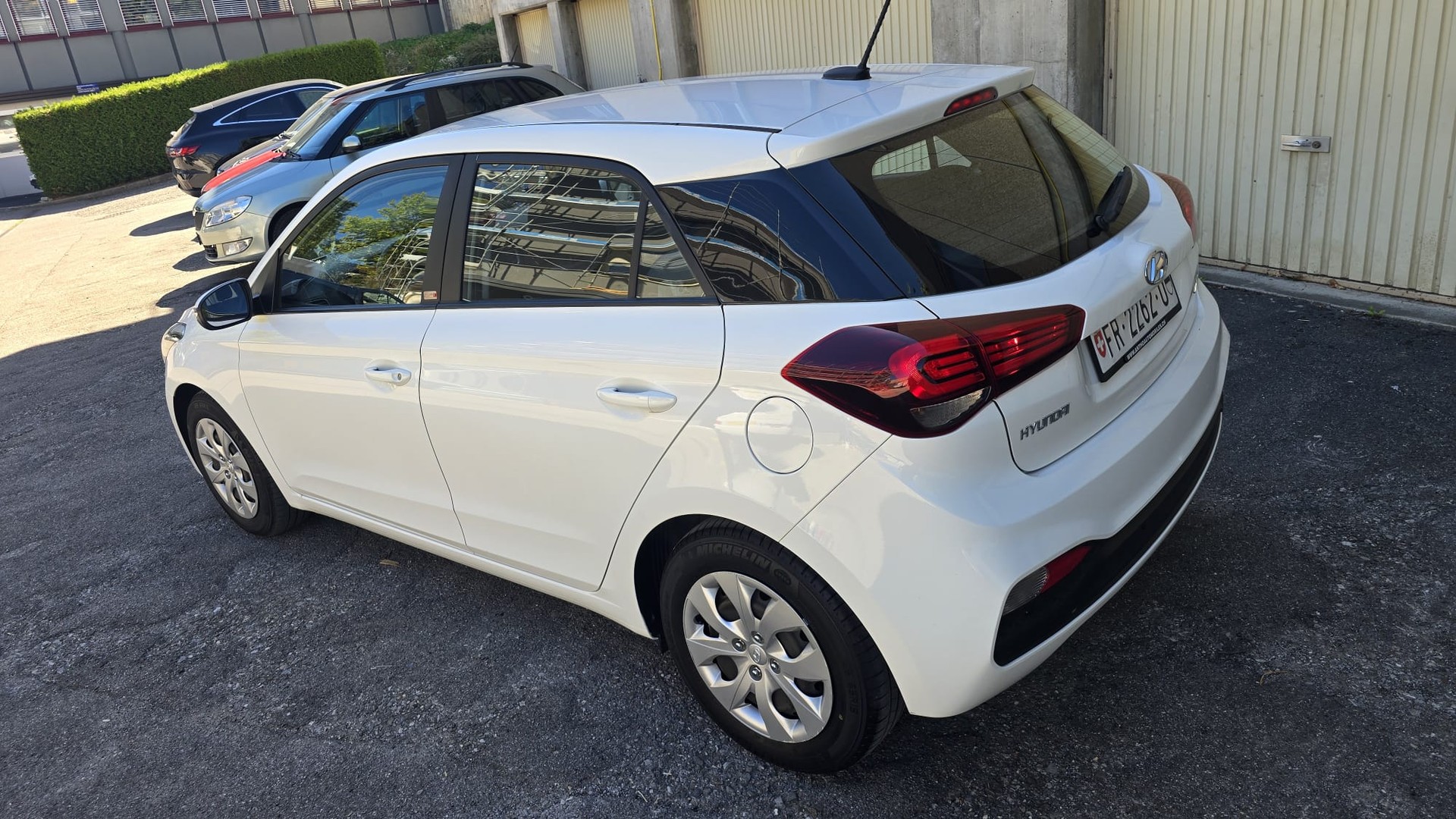 HYUNDAI i20 Active 1.0 T-GDi Amplia DCT DAB / PDC-image-5