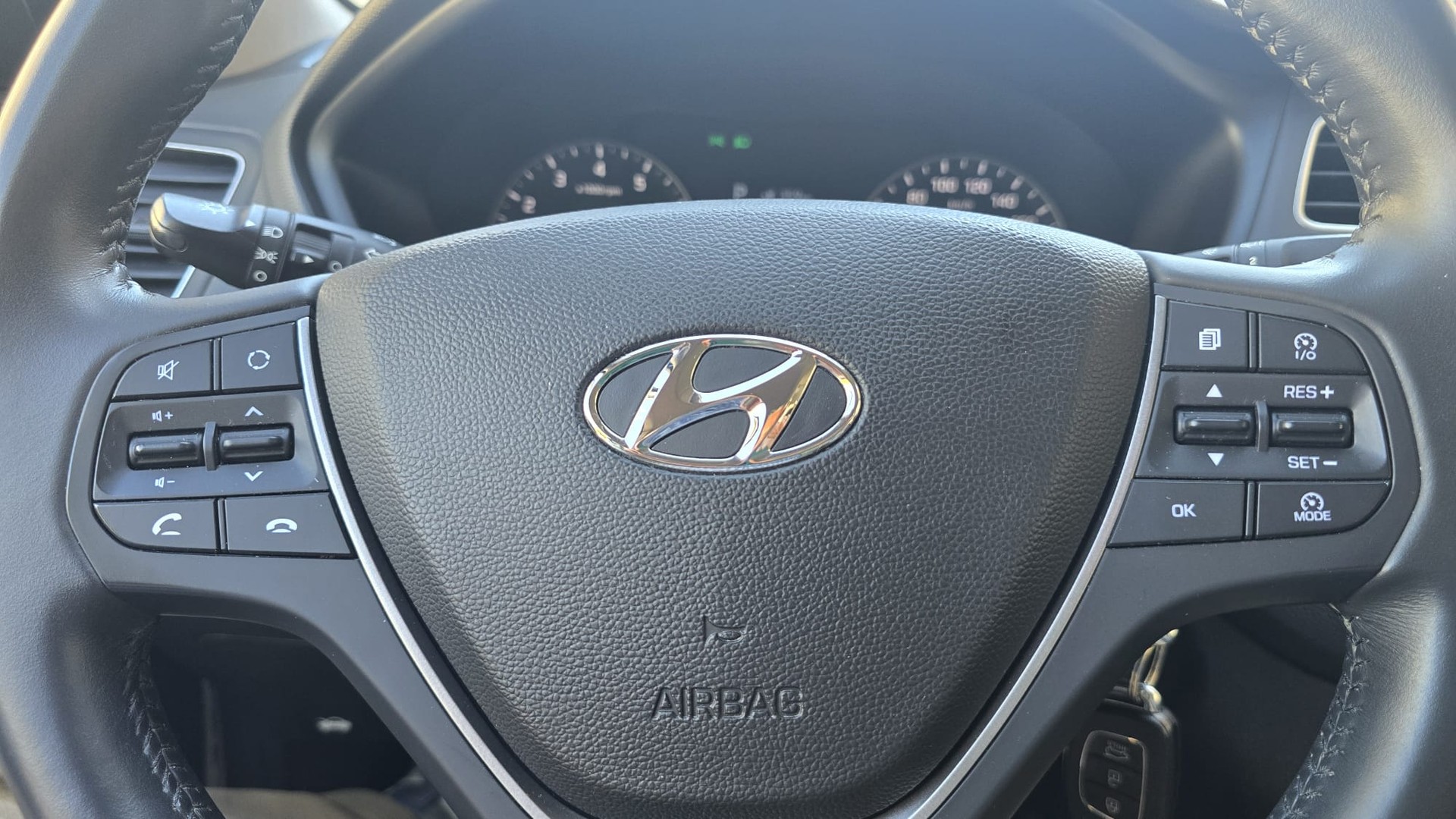 HYUNDAI i20 Active 1.0 T-GDi Amplia DCT DAB / PDC-image-8