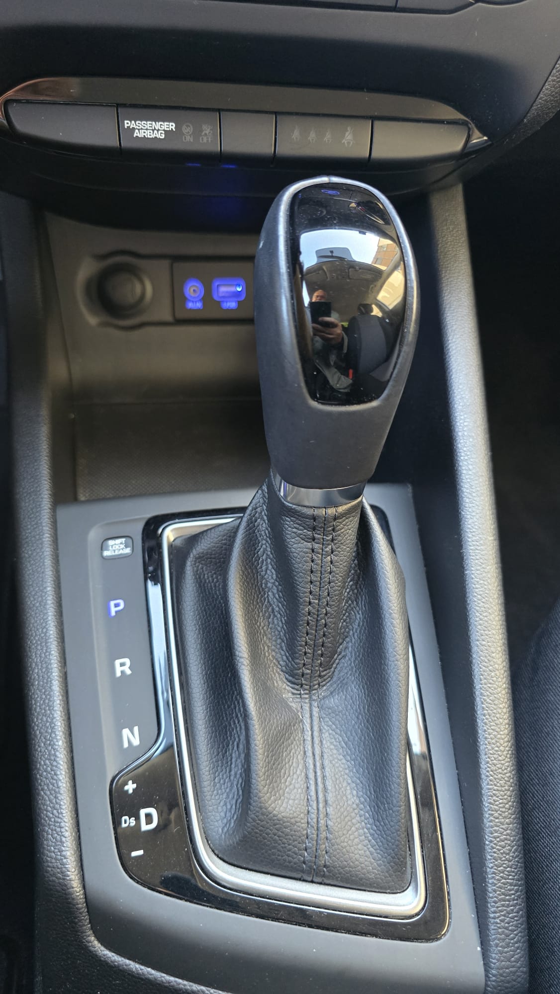 HYUNDAI i20 Active 1.0 T-GDi Amplia DCT DAB / PDC-image-9