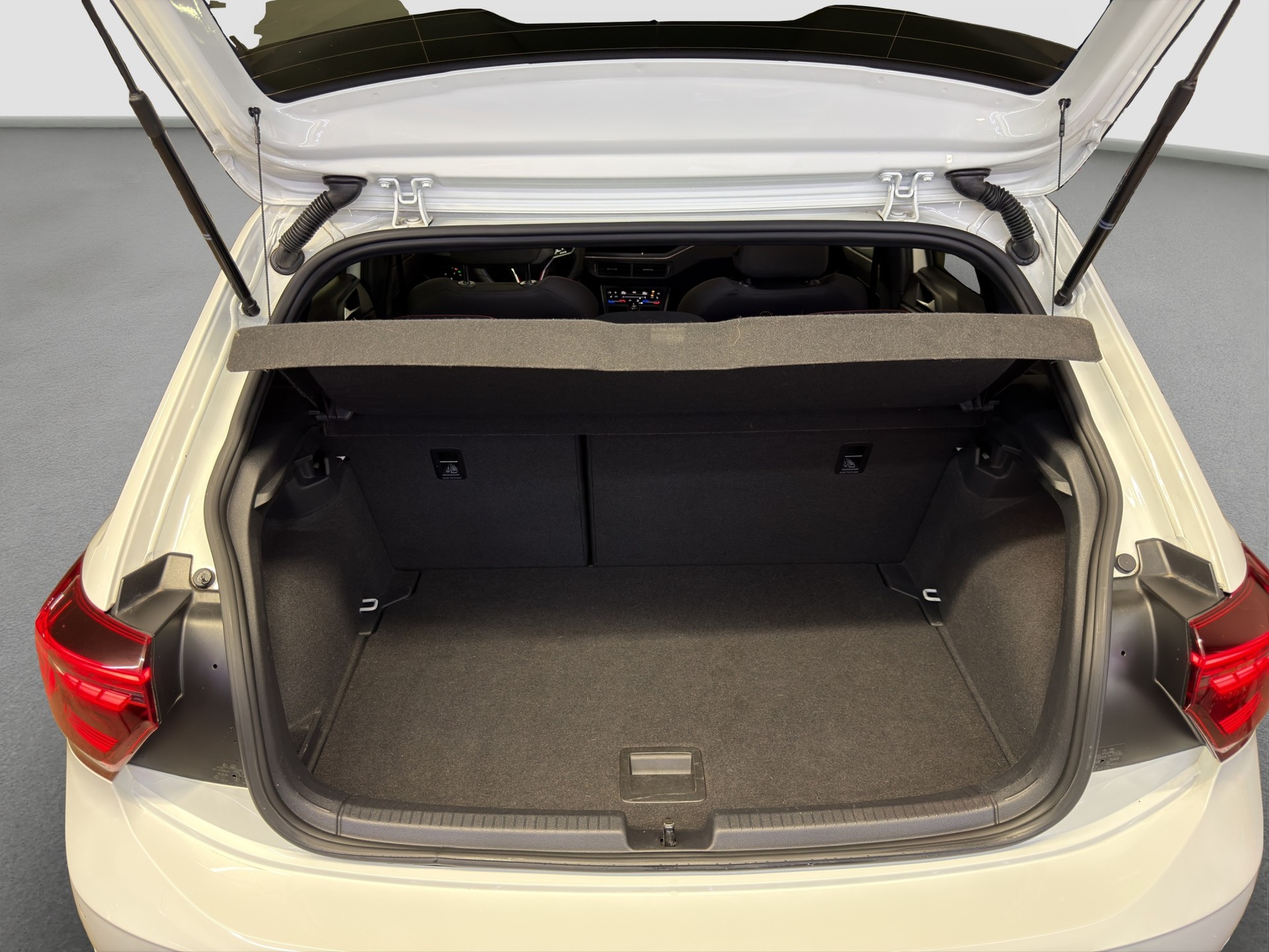 VW Polo 2.0 TSI GTI DSG-image-26