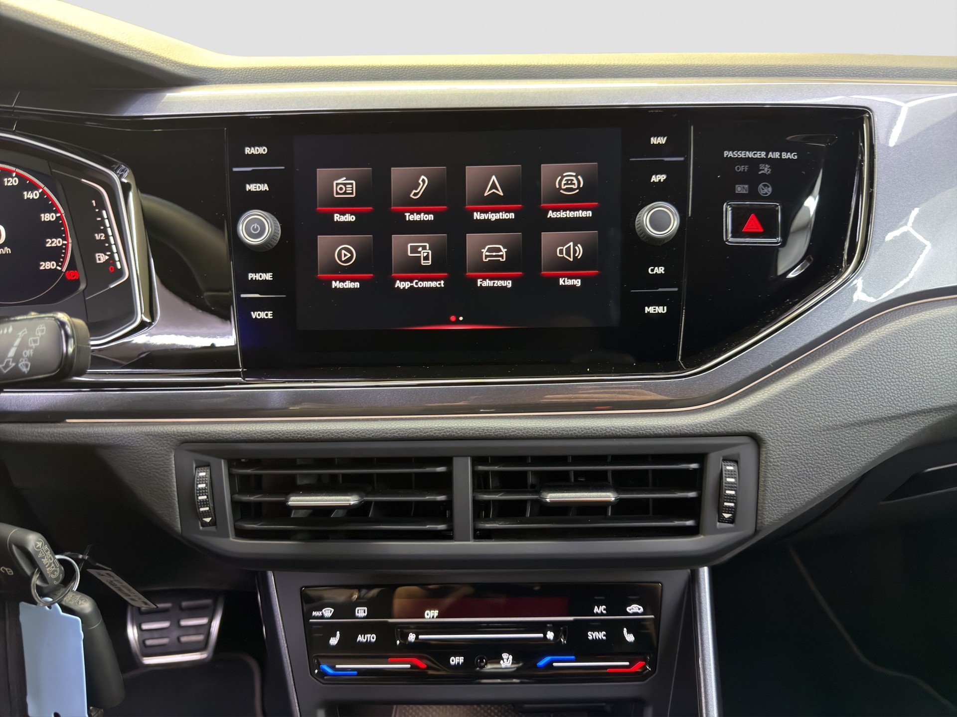 VW Polo 2.0 TSI GTI DSG-image-9