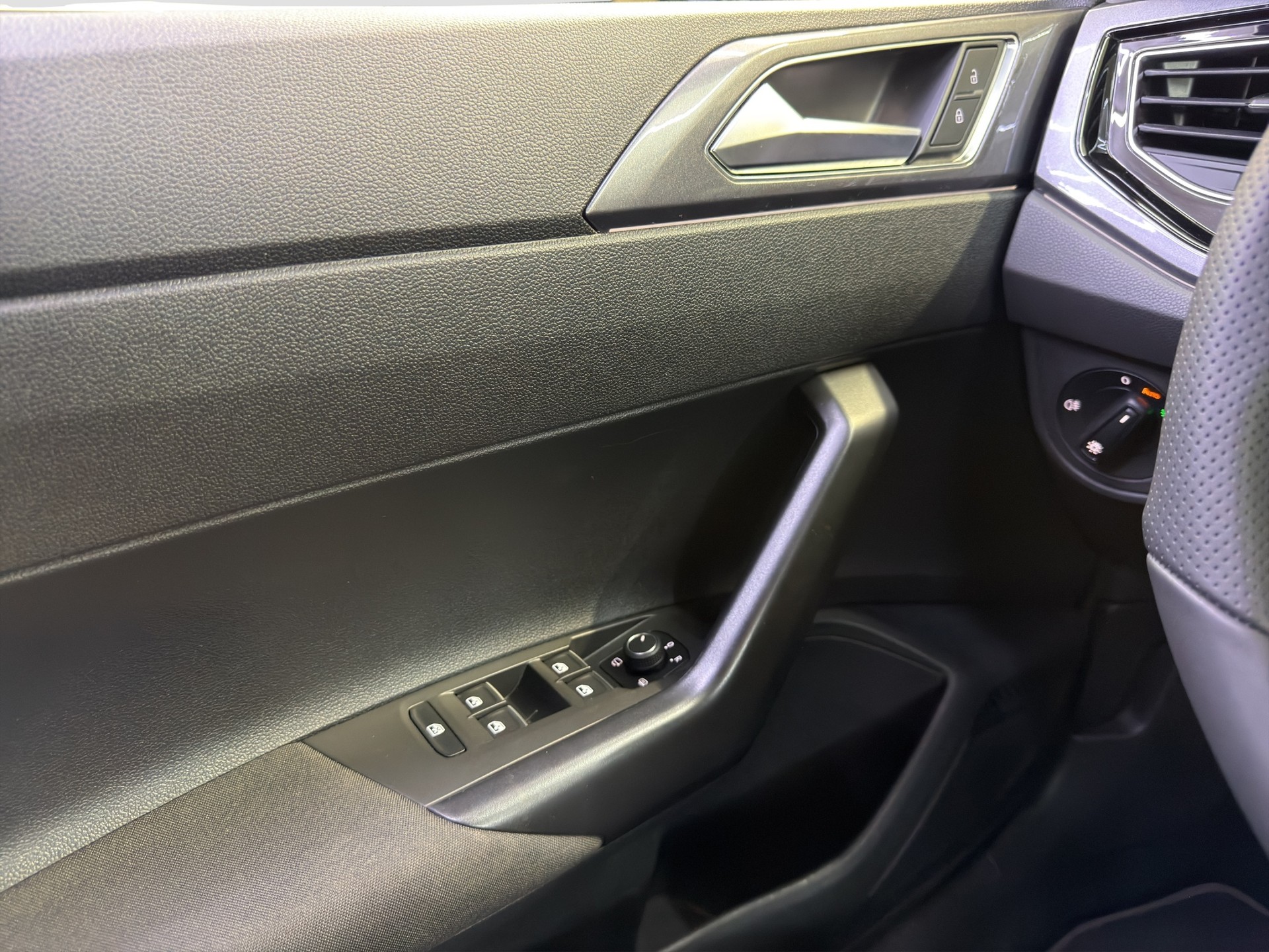 VW Polo 2.0 TSI GTI DSG-image-24