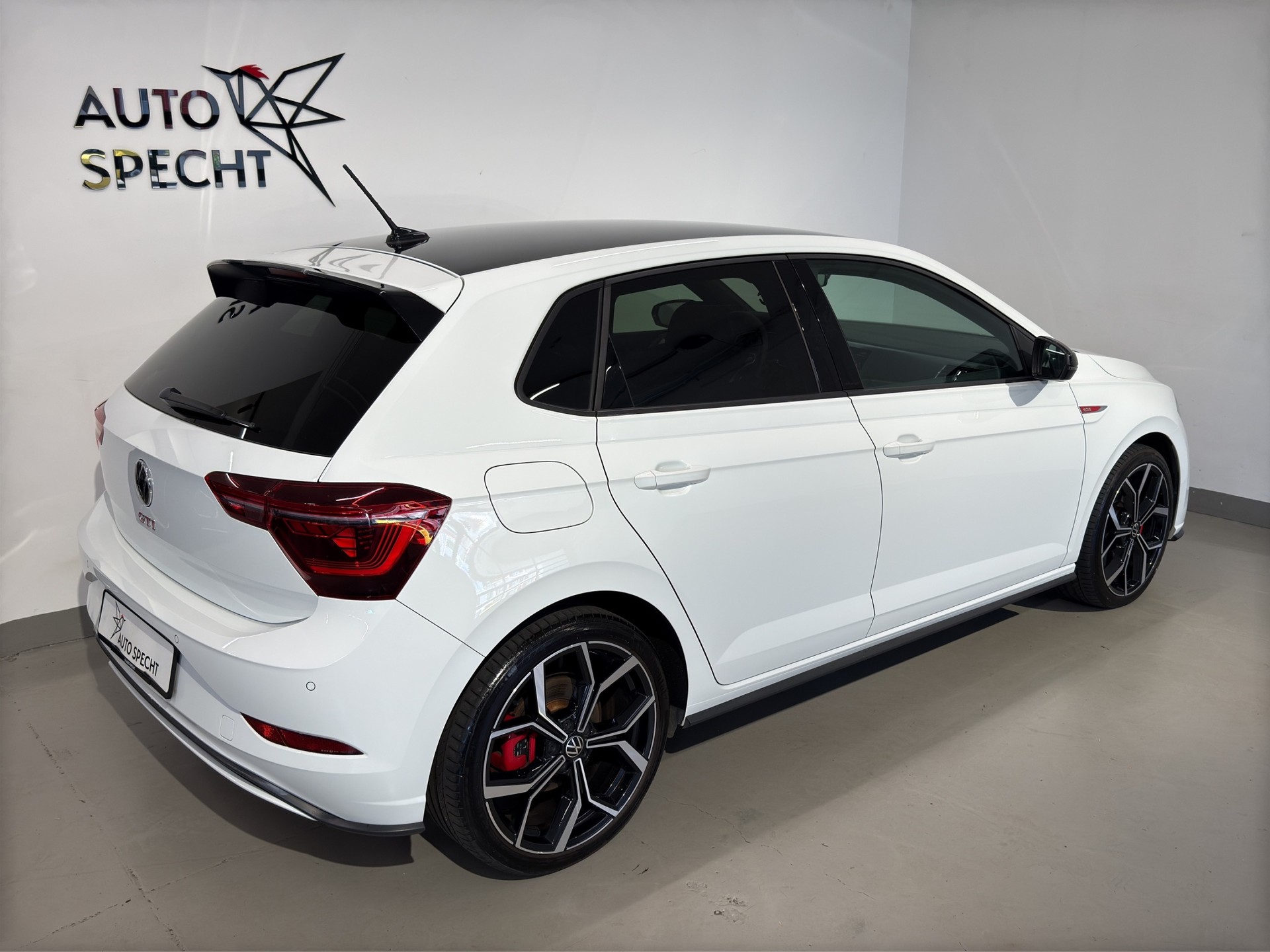 VW Polo 2.0 TSI GTI DSG-image-4