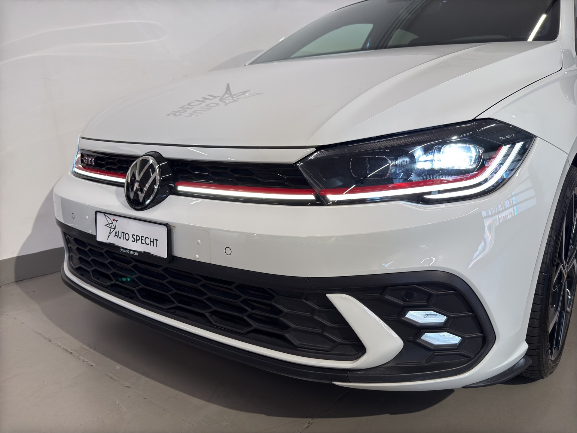 VW Polo 2.0 TSI GTI DSG-showroom-element-3