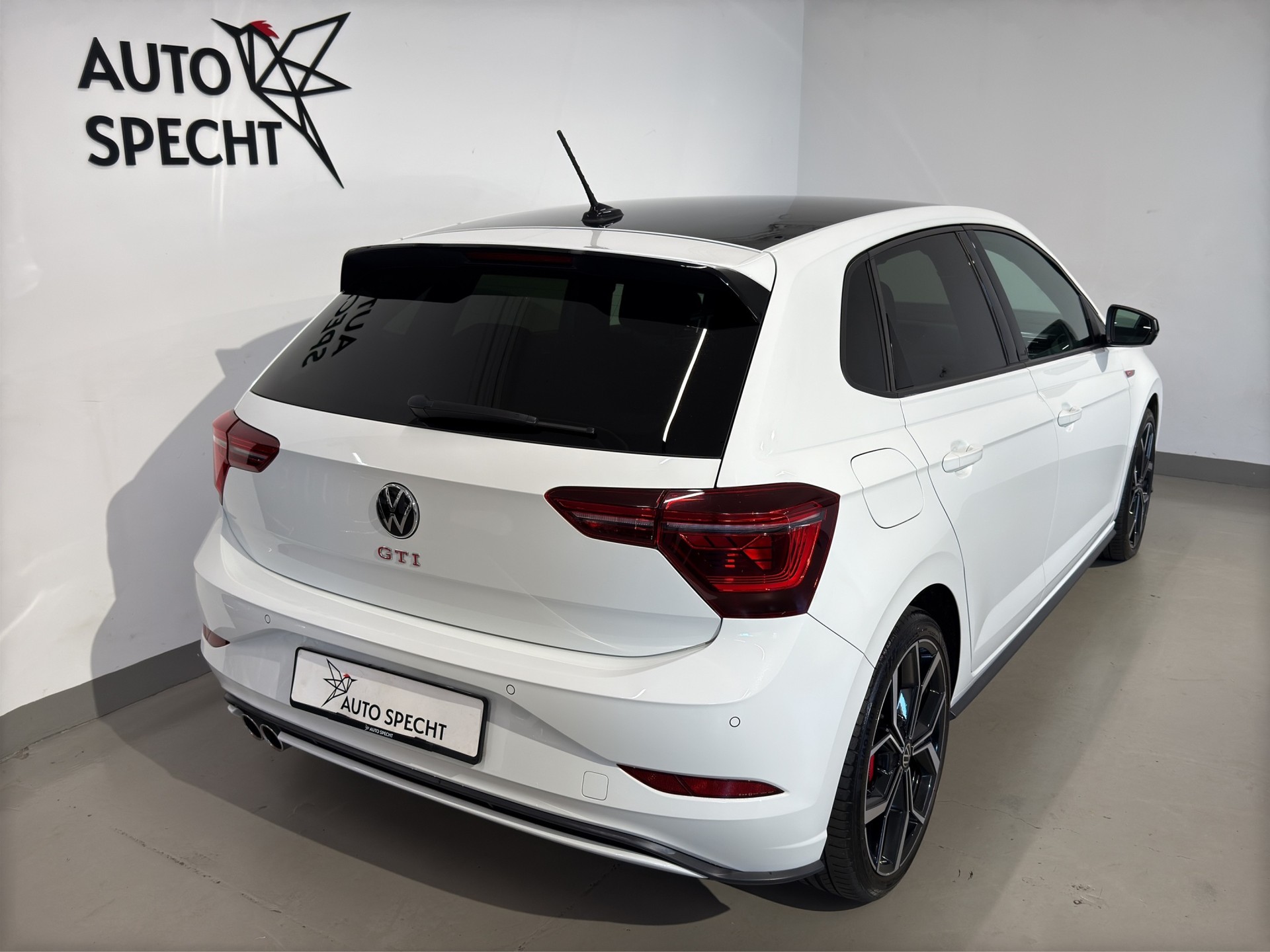 VW Polo 2.0 TSI GTI DSG-image-5