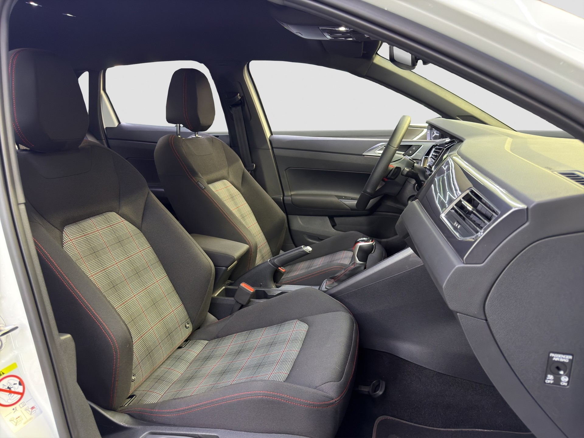 VW Polo 2.0 TSI GTI DSG-image-14