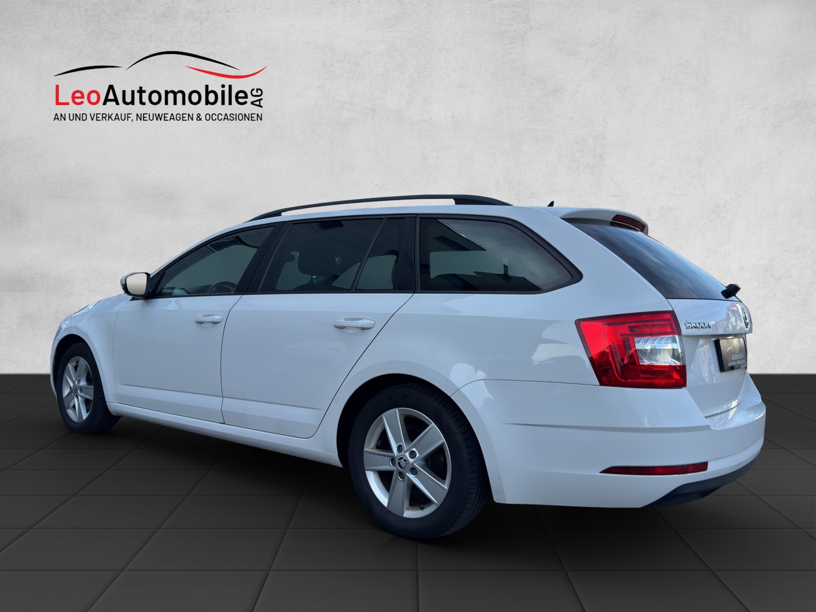 SKODA Octavia Combi 1.6 TDI Ambition DSG-image-3