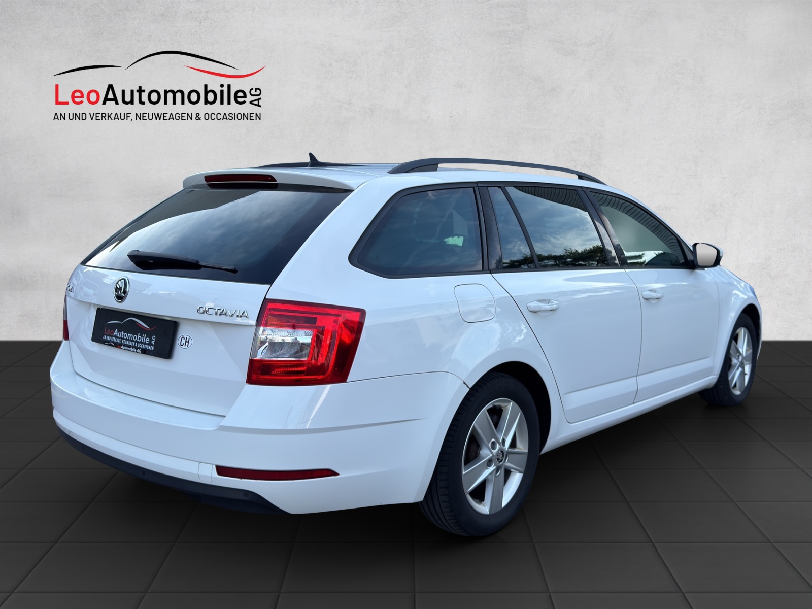 SKODA Octavia Combi 1.6 TDI Ambition DSG-image-2