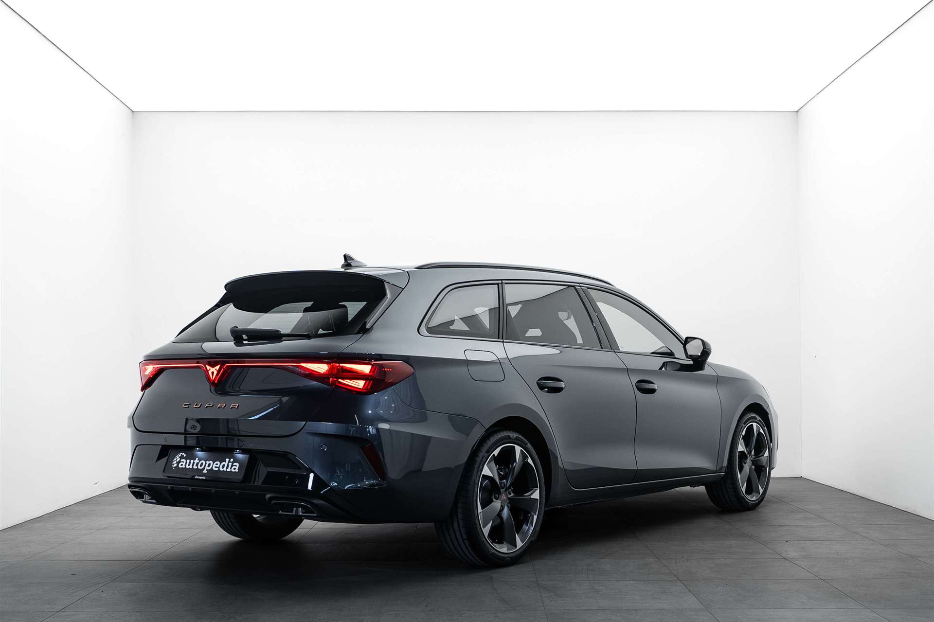 CUPRA CUPRA LEON ST 1.5 eTSi DSG-Automat-image-2