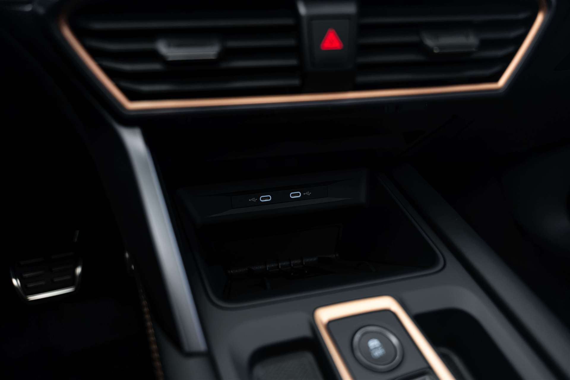 CUPRA CUPRA LEON ST 1.5 eTSi DSG-Automat-image-25