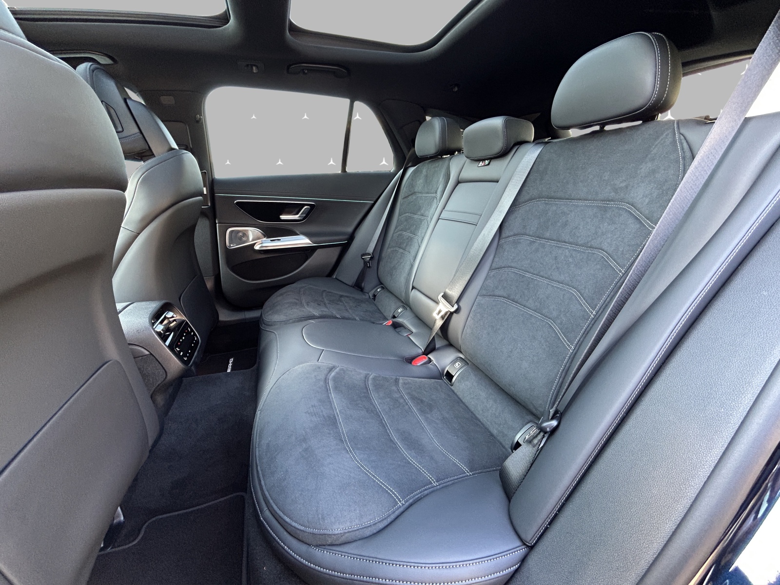 MERCEDES-BENZ E 220 d T 4Matic 9G-Tronic-image-12