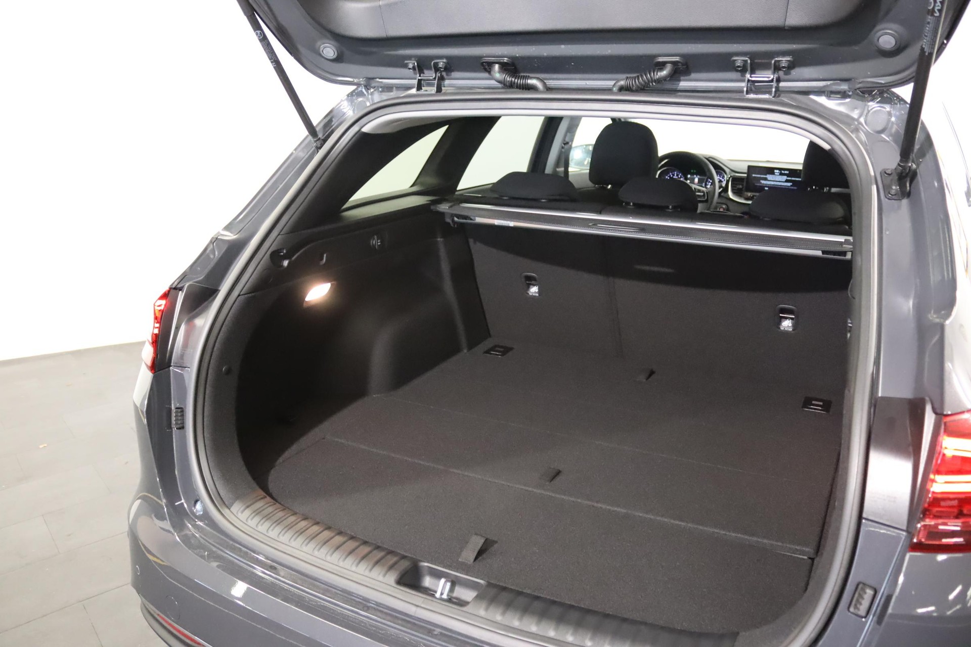 KIA Ceed SW 1.5 T-GDi MHEV Power-image-12