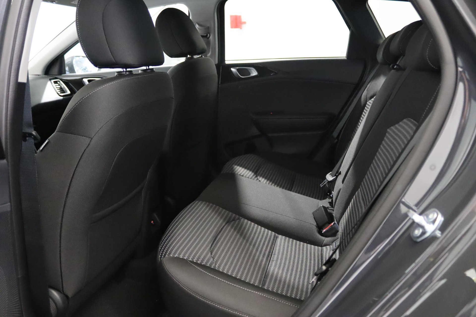 KIA Ceed SW 1.5 T-GDi MHEV Power-image-3