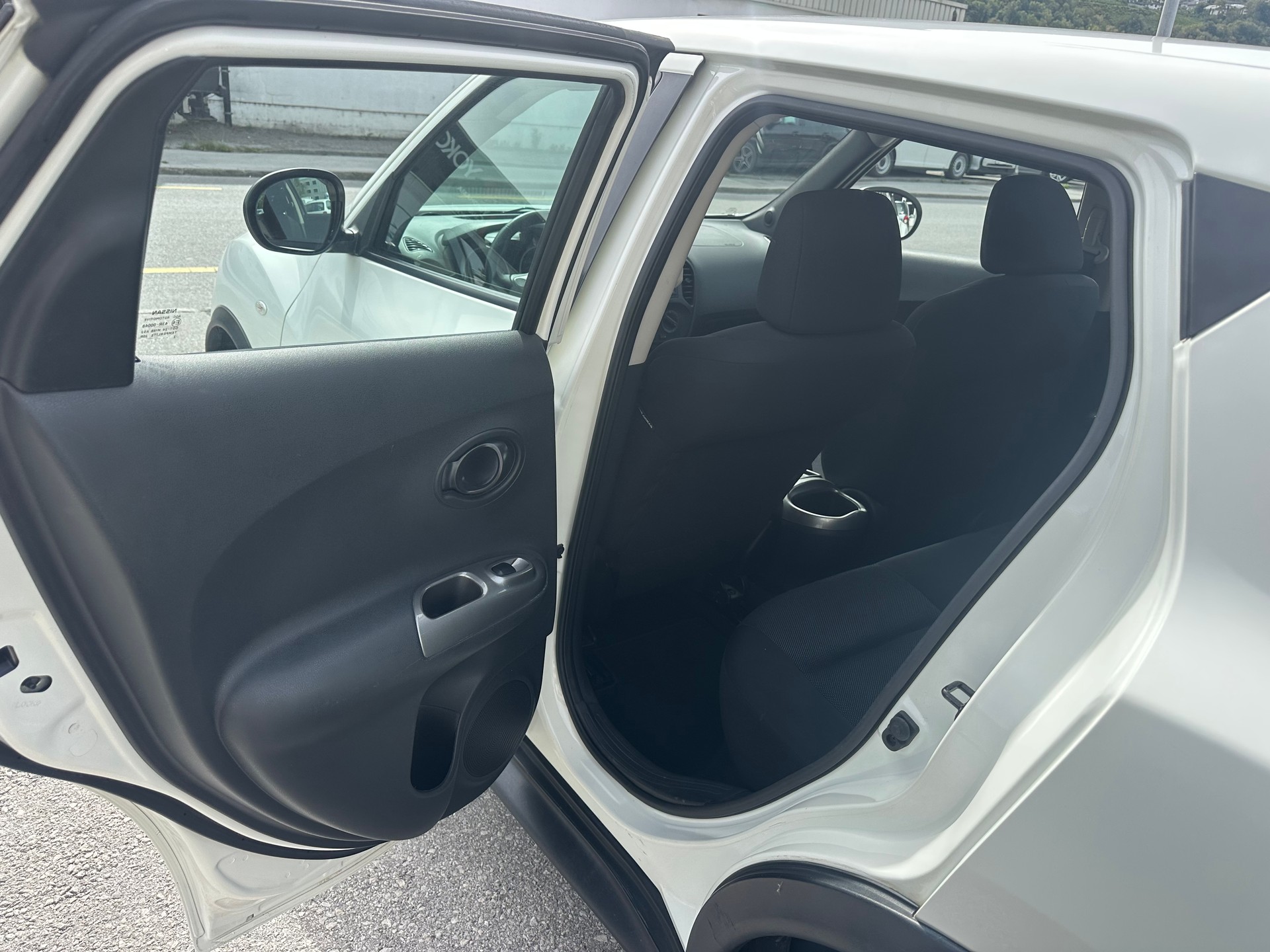 NISSAN Juke 1.6 visia-image-9