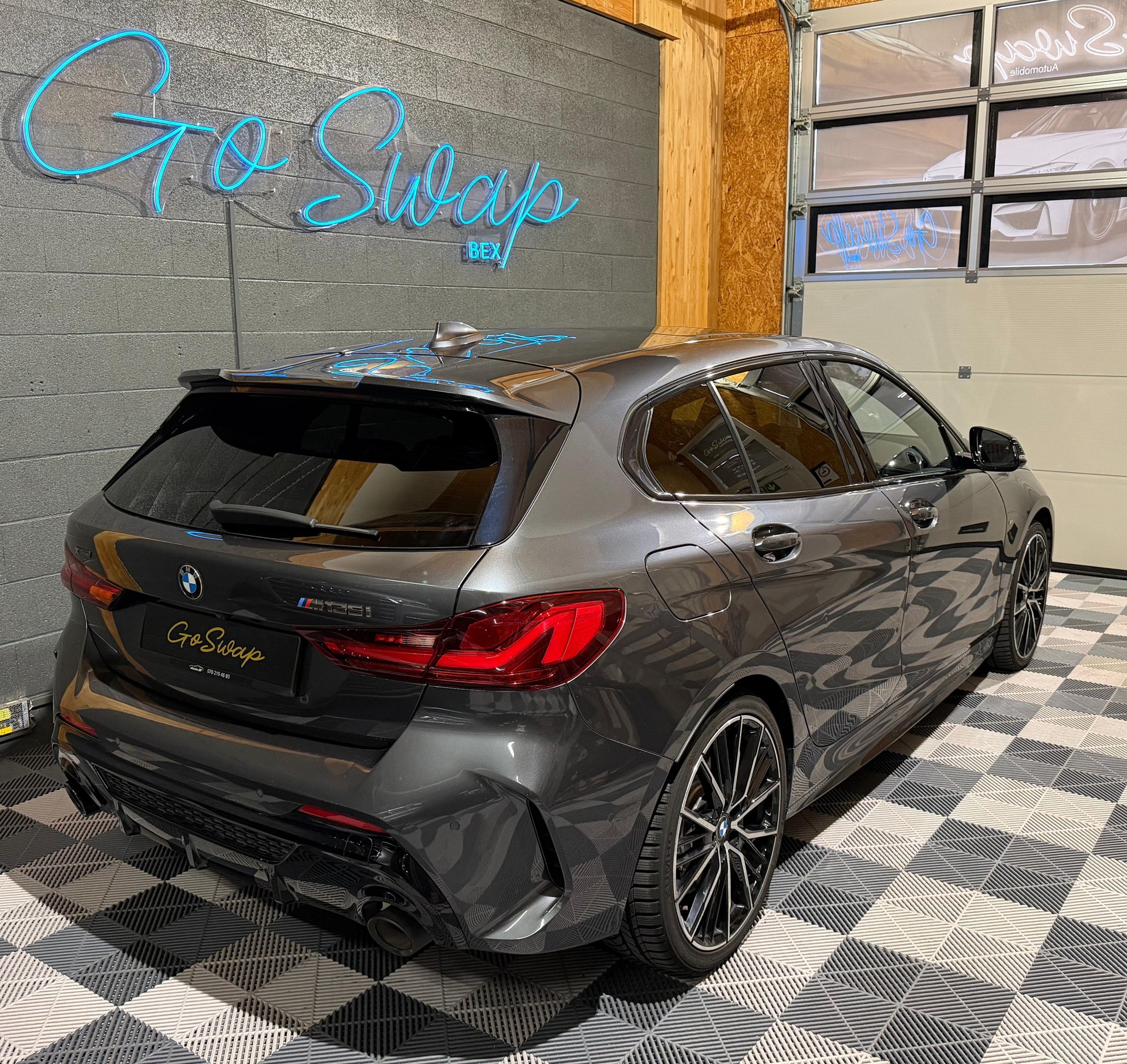 BMW M135i xDrive Steptronic-image-3