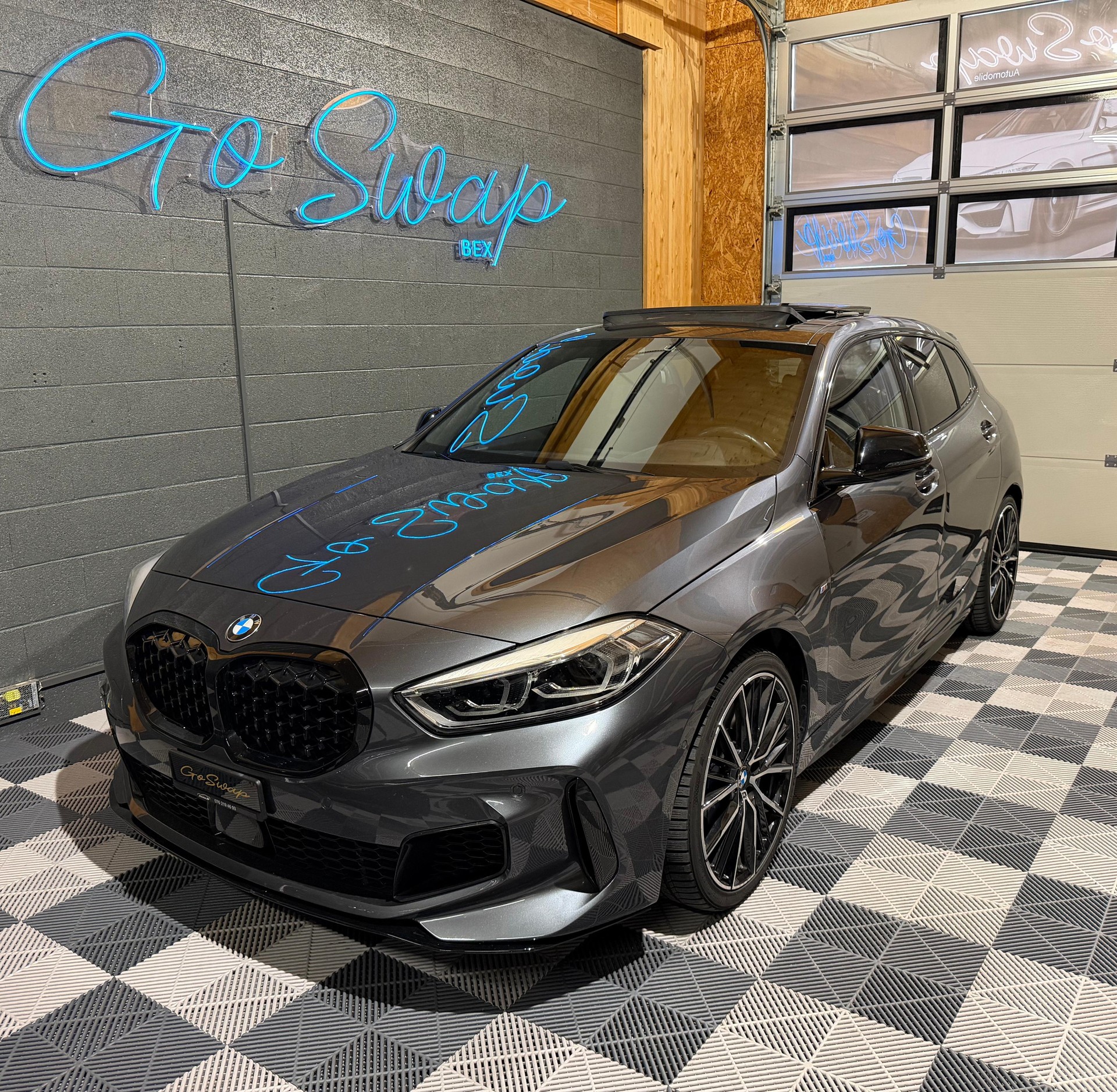 BMW M135i xDrive Steptronic-image-4