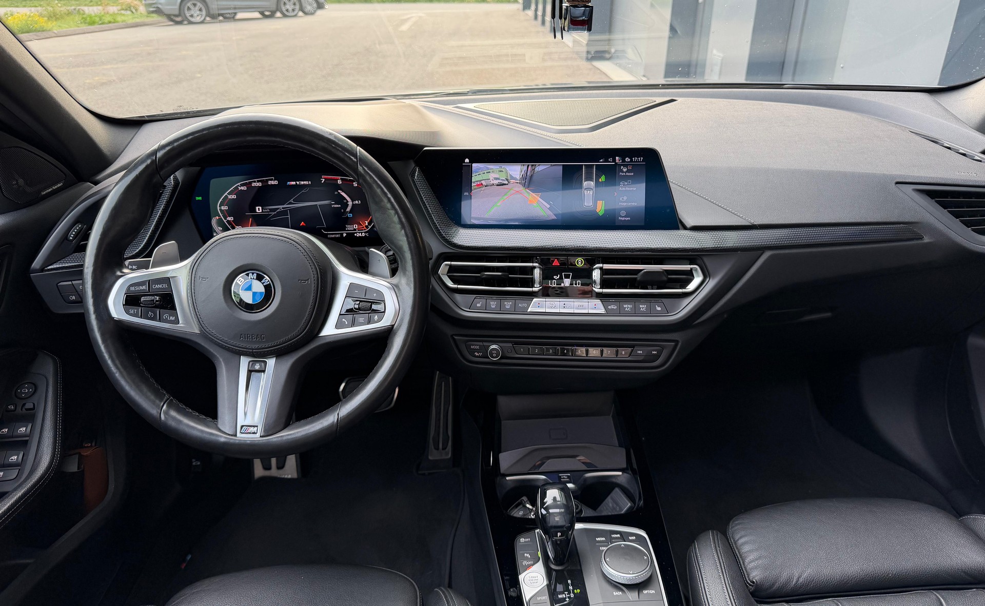 BMW M135i xDrive Steptronic-image-13