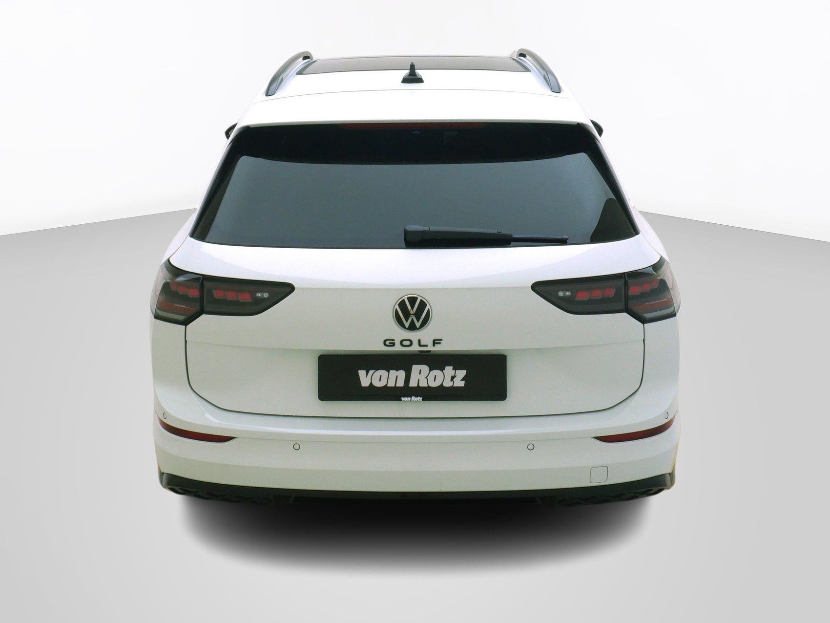 VW Golf VIII Variant 1.5 eTSI R-Line DSG-image-2